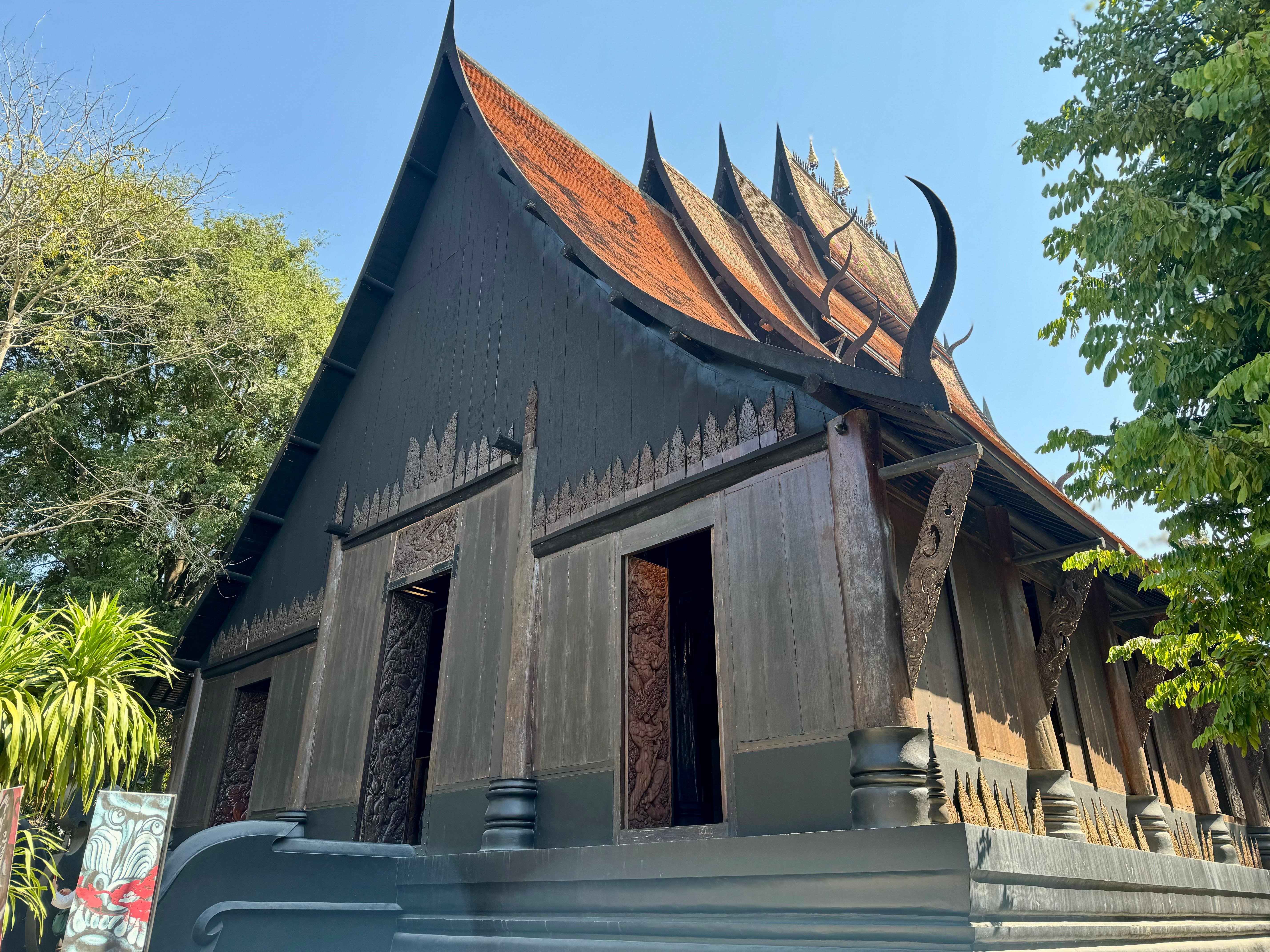 Chiang Rai: 7 Iconic Landmarks & Riverside Buffet Tour