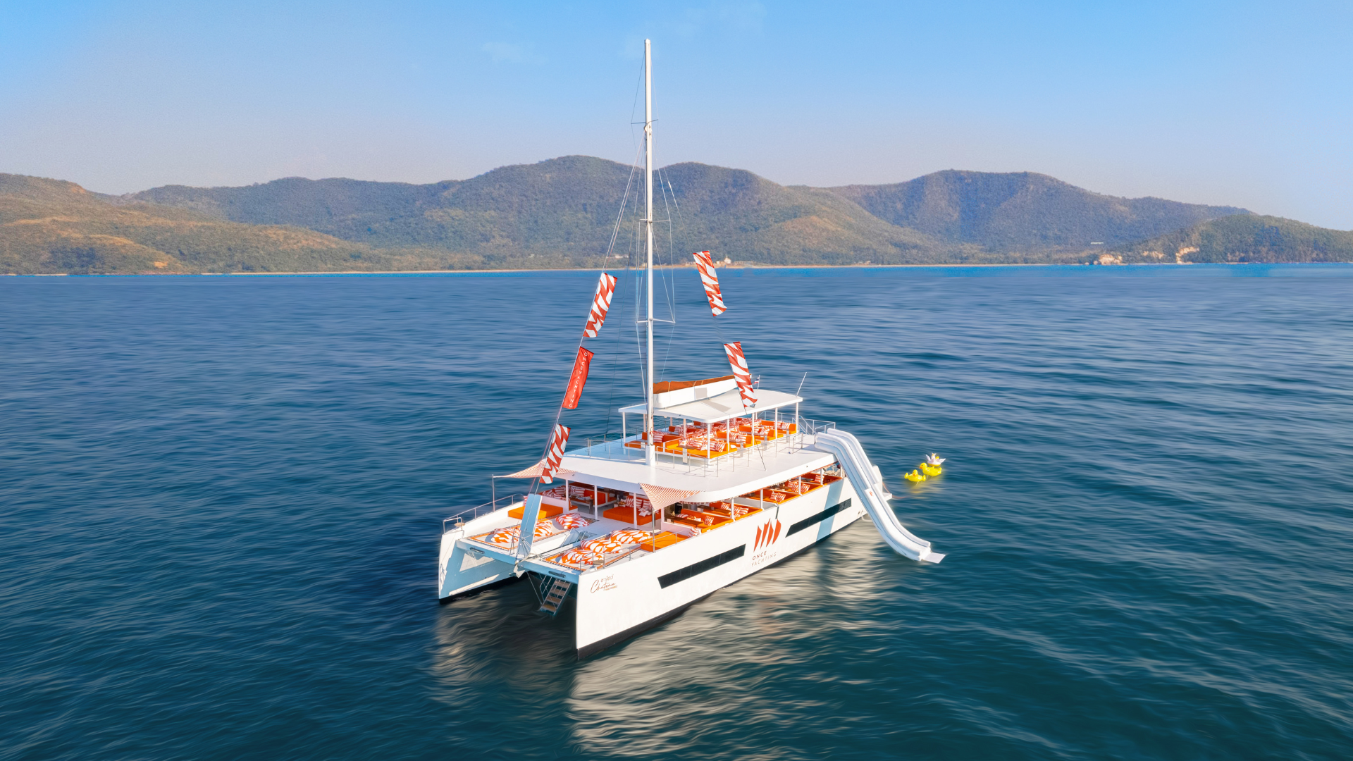 Pattaya 3-Island Yacht Cruise with Sunset DJ Party
