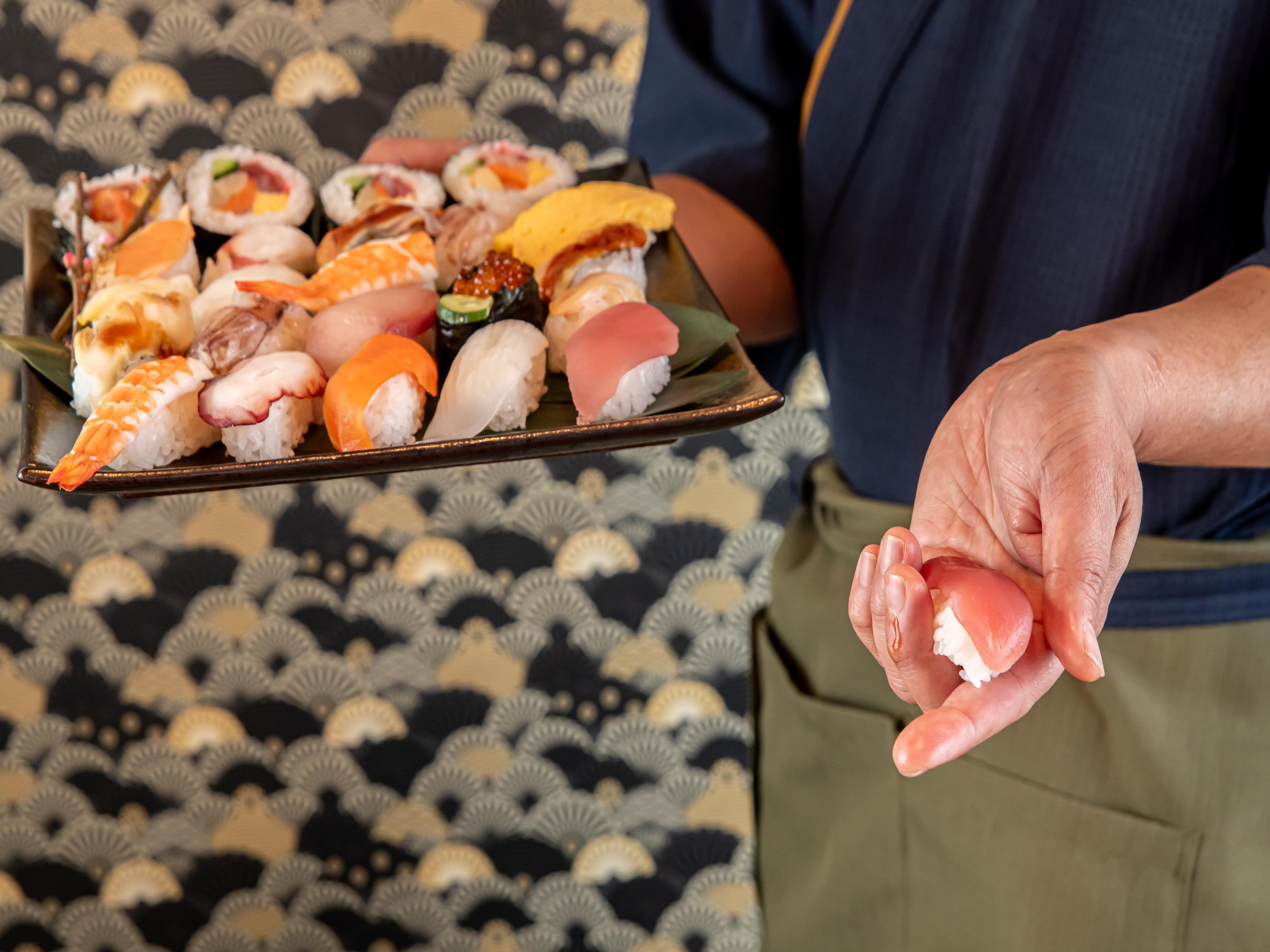 Osaka Sumo Show and Cultural Experience with Hot Pot