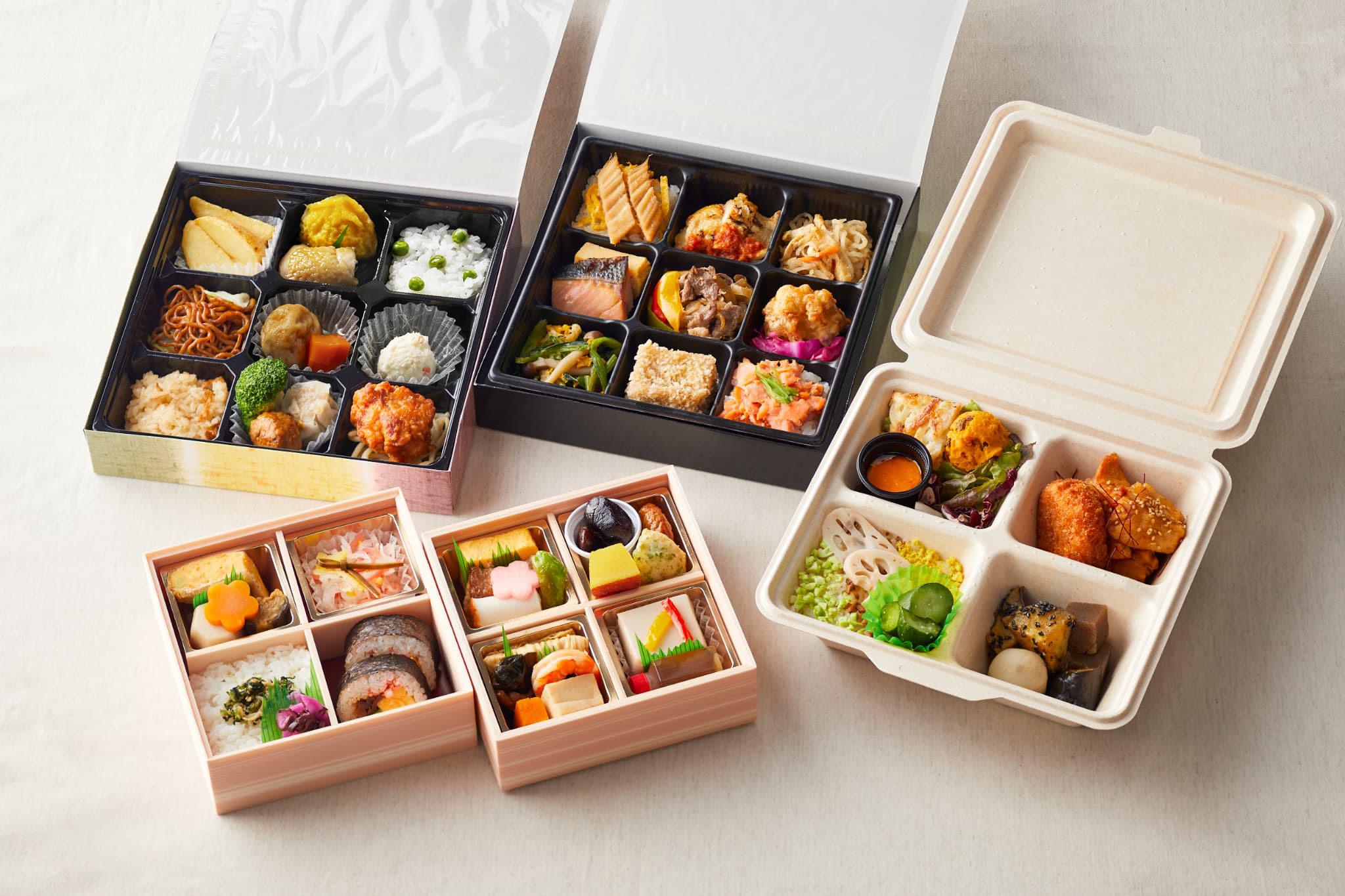 Sumo Performance and Dining Experience at Osaka's Hirakuza Hall