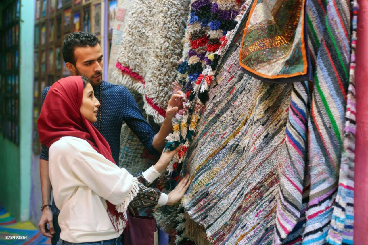 Casablanca Souks: Guided Shopping & Cultural Exploration