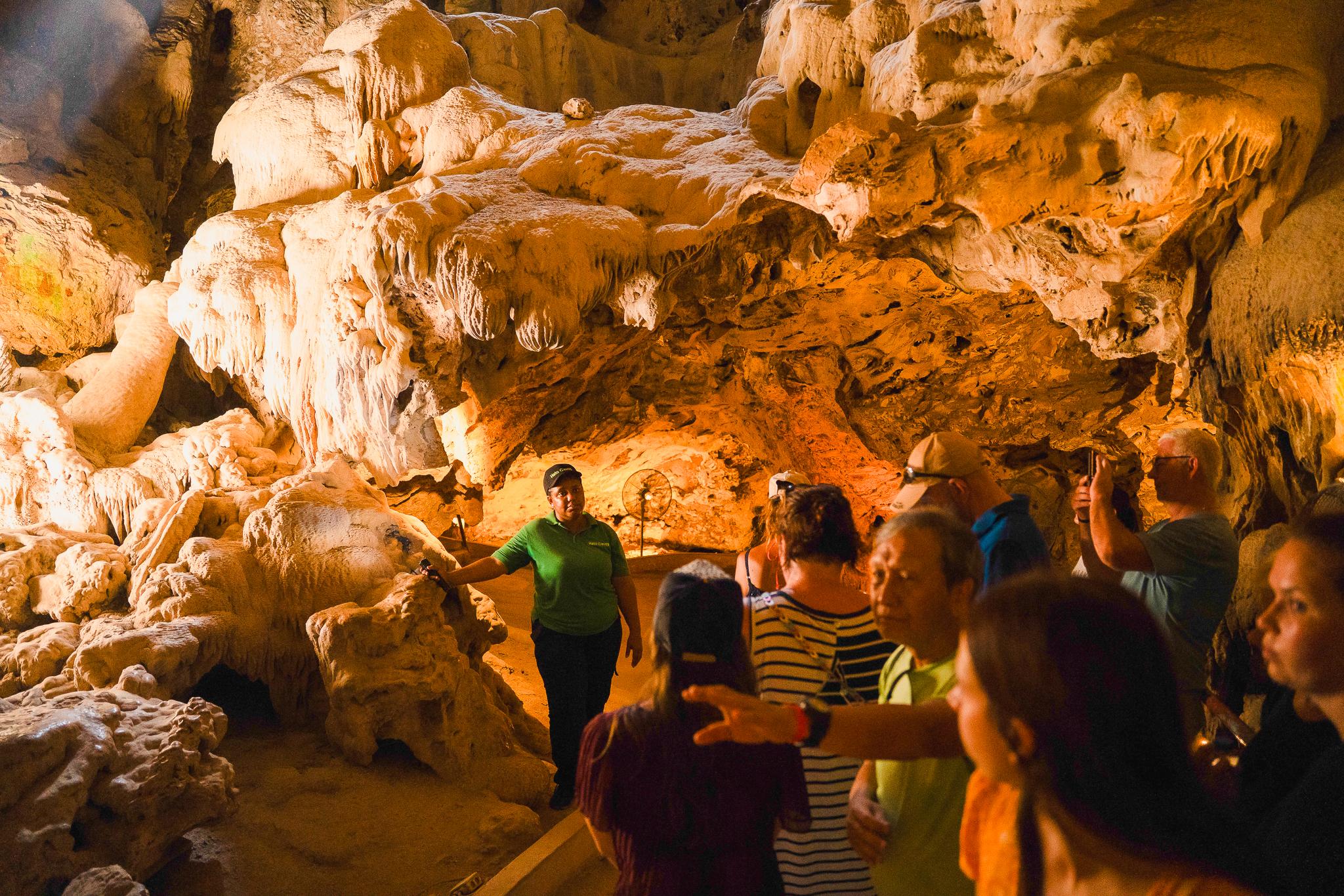 Hato Caves, Turtle Snorkeling & Kenepa Beach Tour