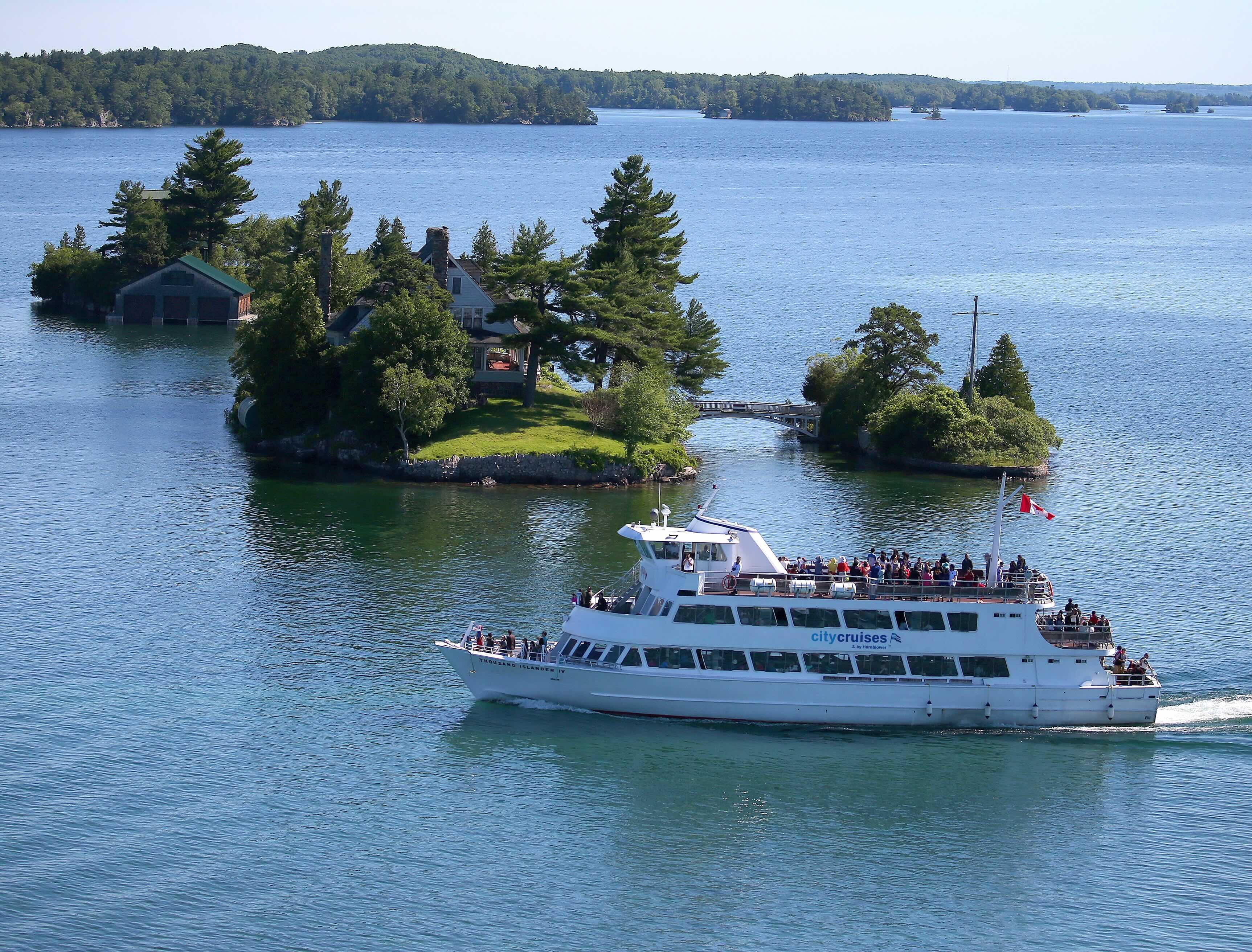 Gananoque 1000 Islands cruise — St. Lawrence River sightseeing — image 6