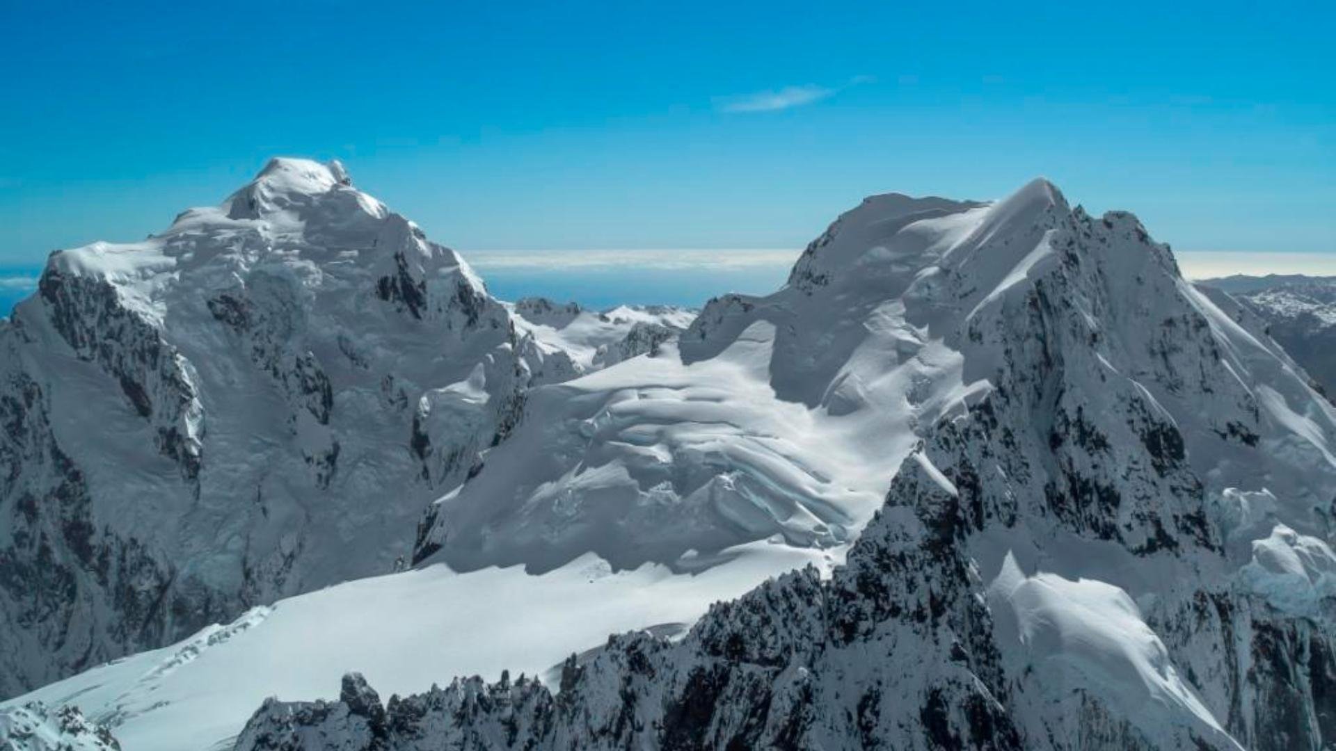 Milford Sound & Big 5 Glaciers Scenic Flight from Queenstown