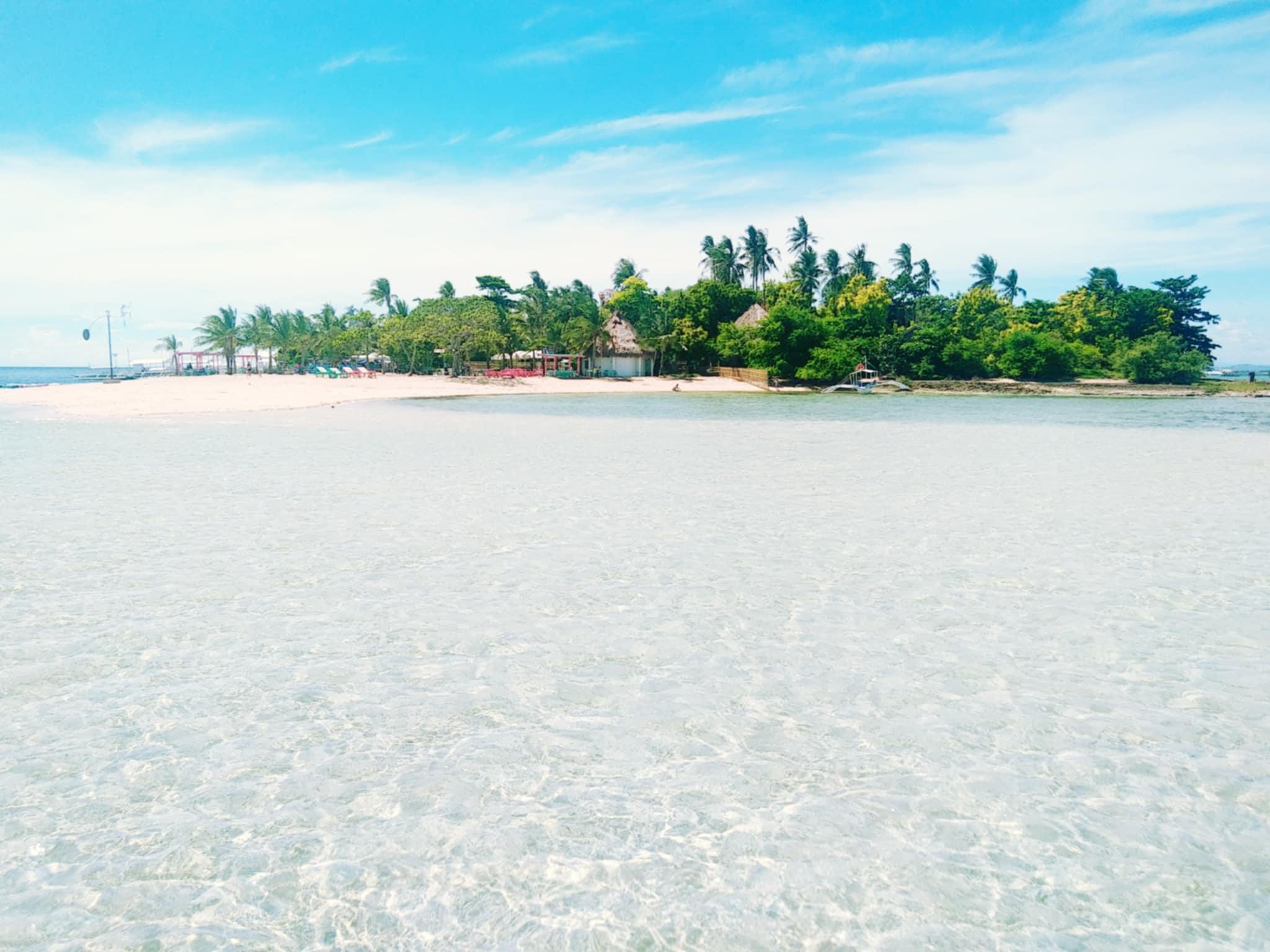 Mactan Island Hopping Boat Tour with Lunch