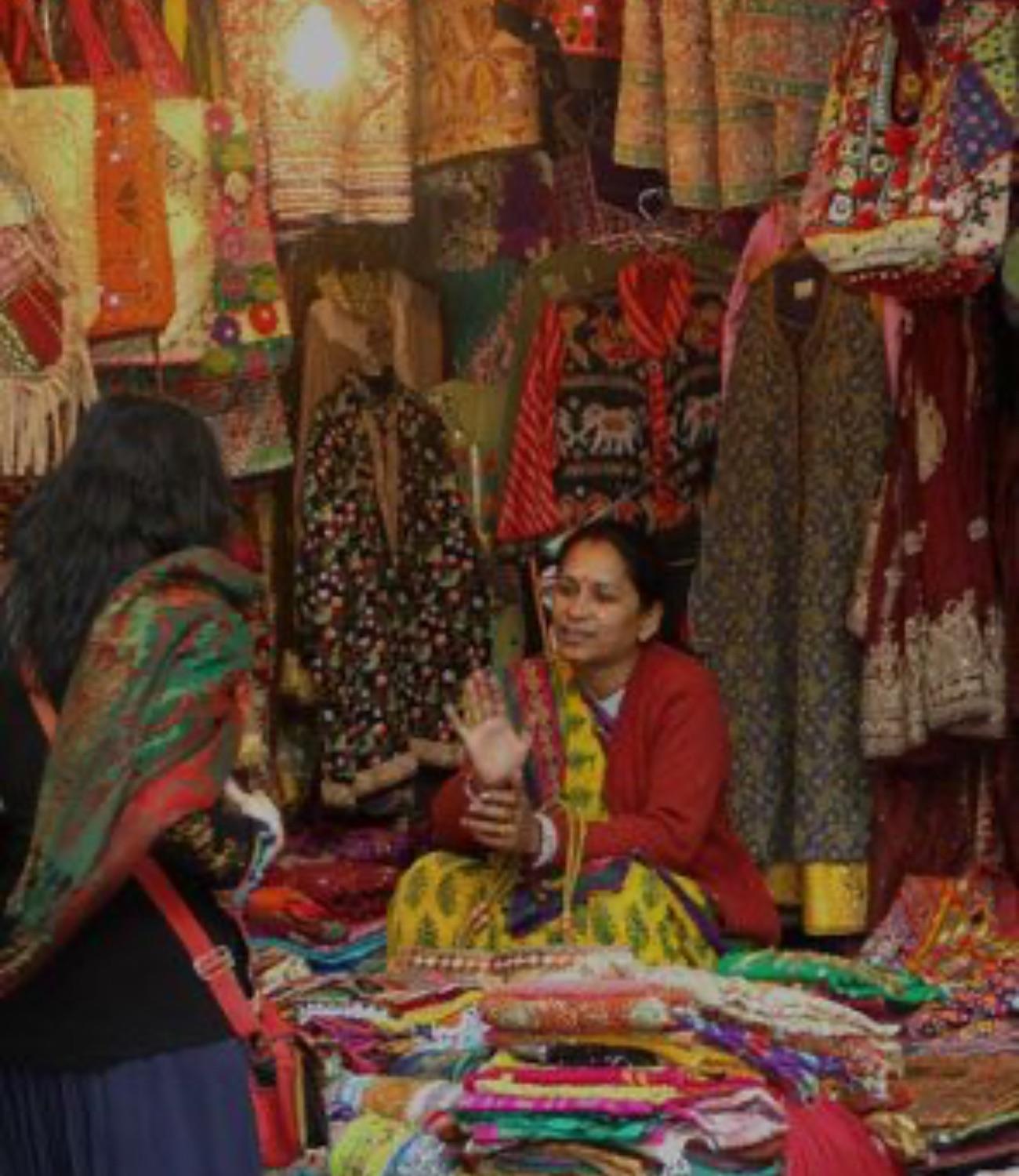 Delhi Personal Shopping Tour with Local Expert