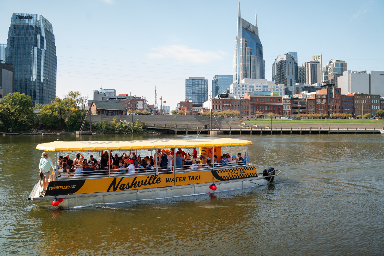 Cumberland River Family Pontoon Tour