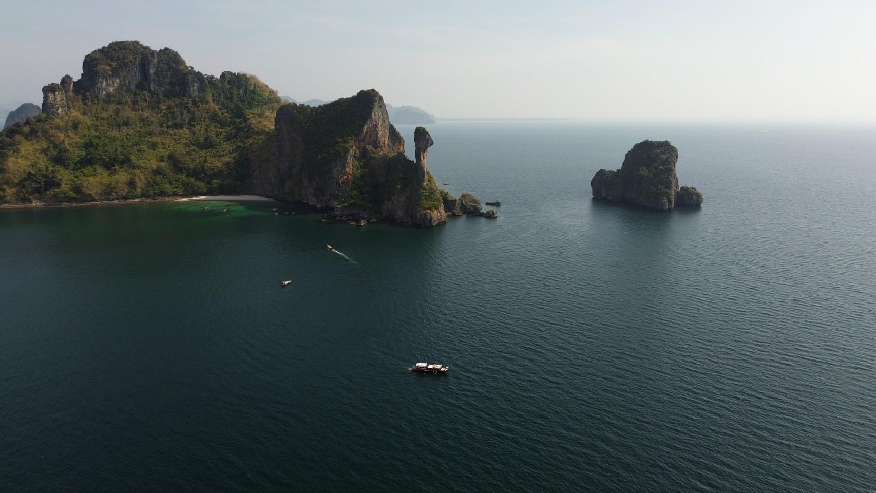 Krabi 4-Island Speedboat Day Trip with Lunch