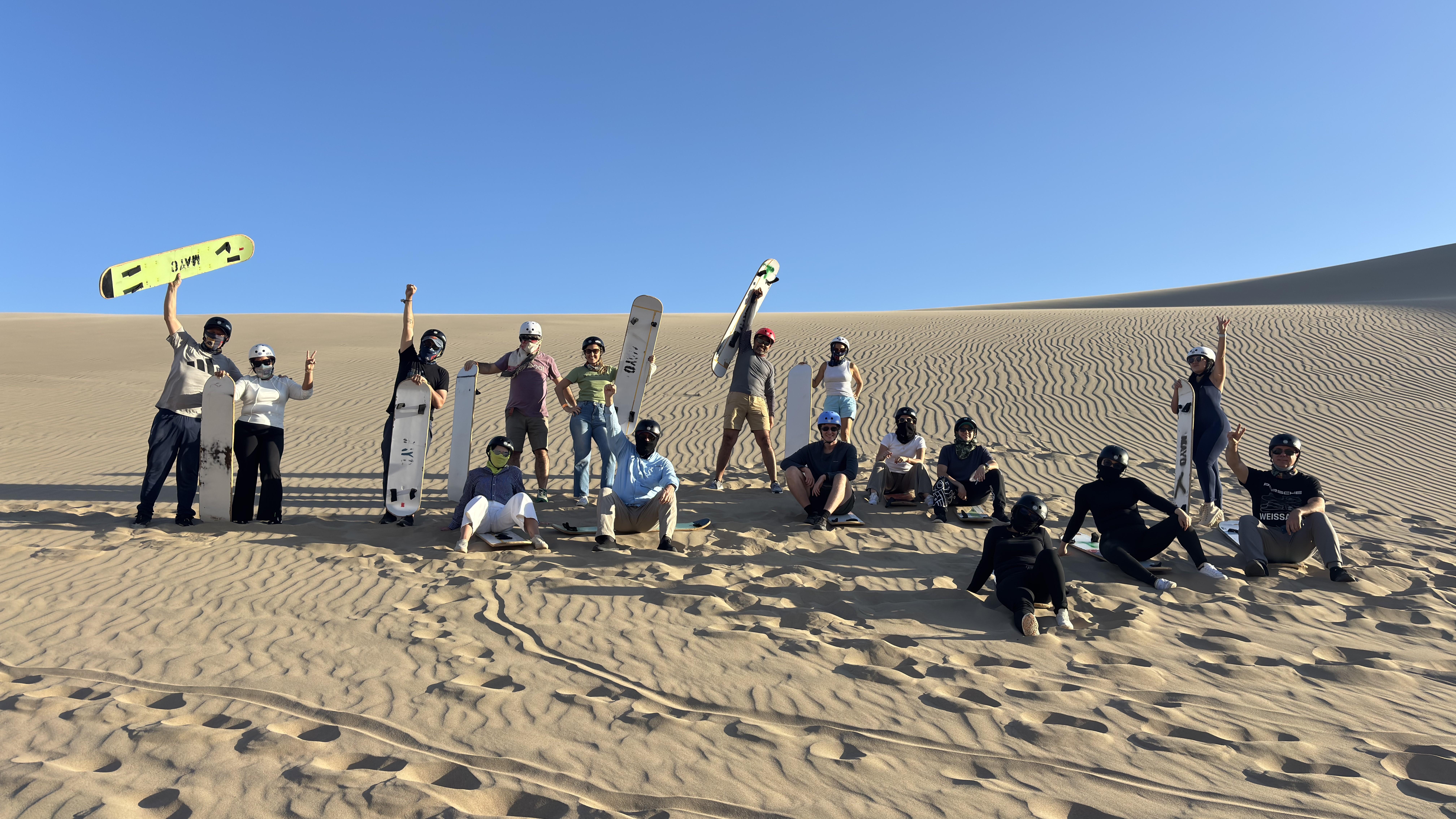 Aventura en Paracas y Huacachina: Islas, Dunas y Puesta de Sol en el Desierto