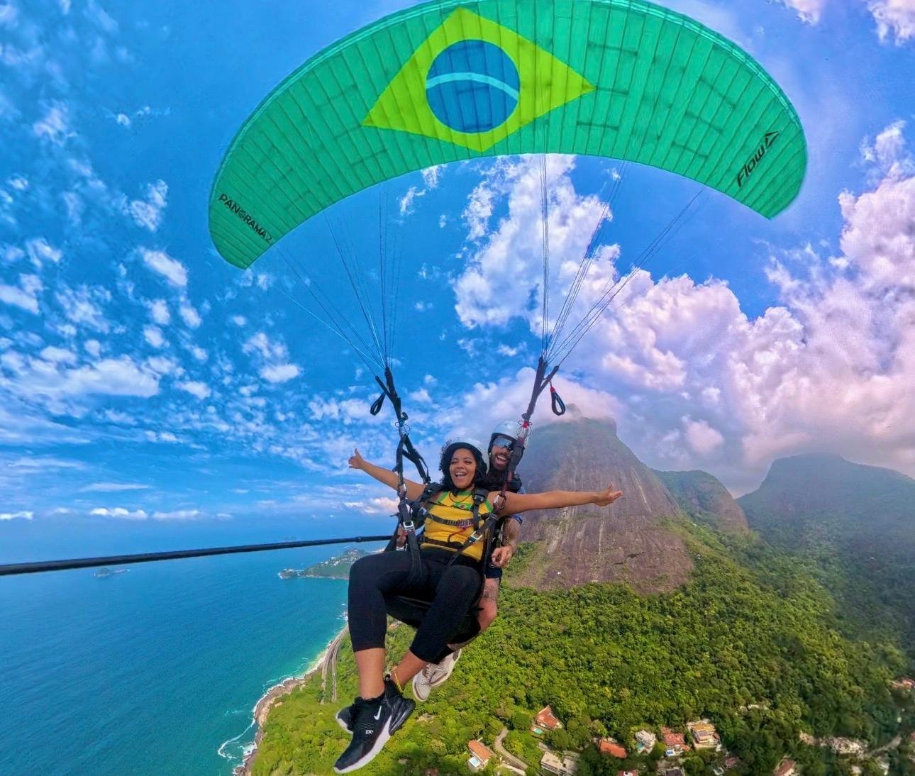Rio de Janeiro Tandem Paragliding Flight with Media