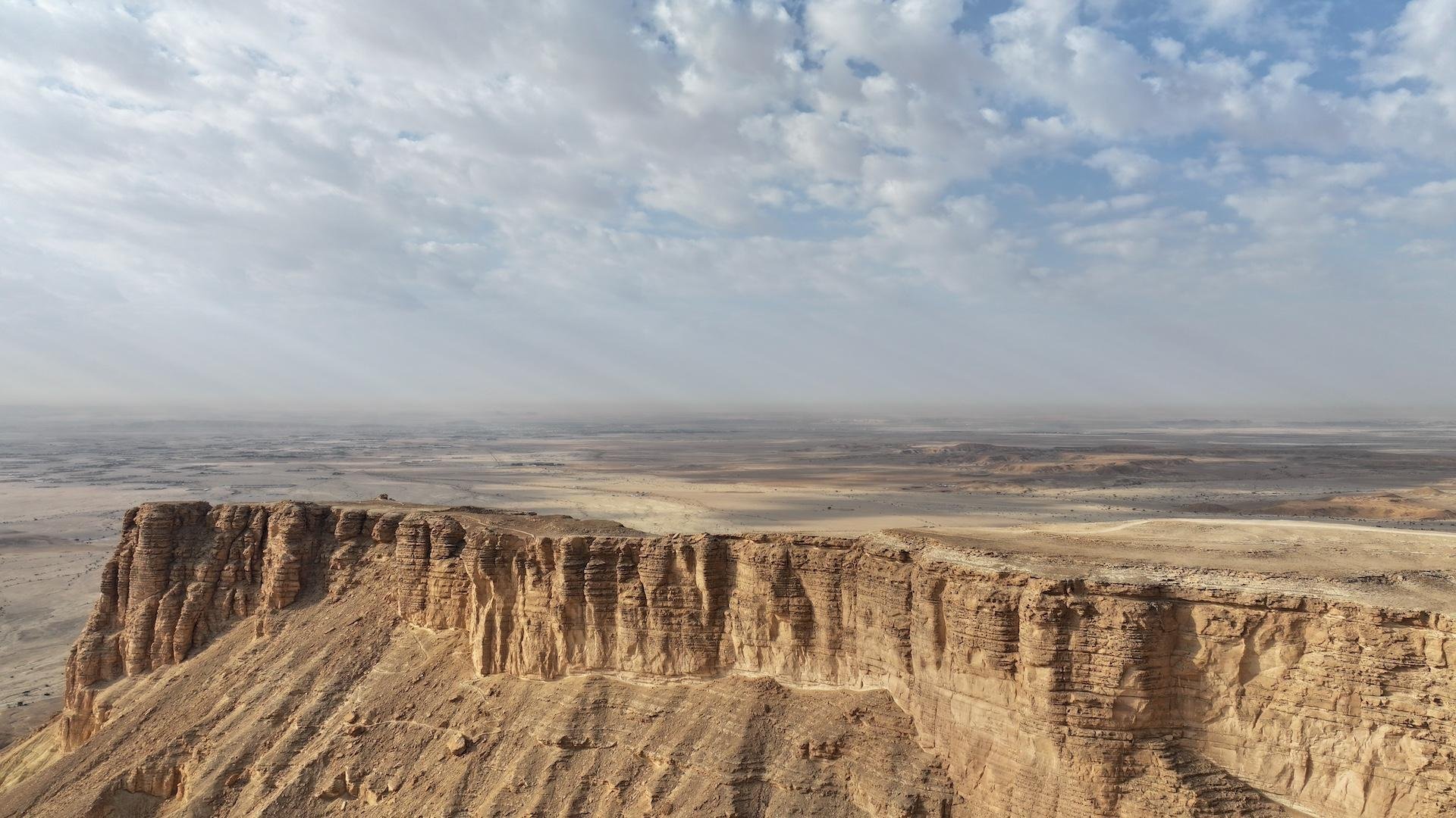 Edge of the World & Darb Al-Manjoor Desert Expedition