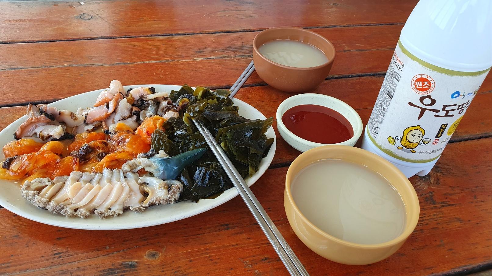 Seoul Private Korean Home Dining Experience with Chef & Drinks