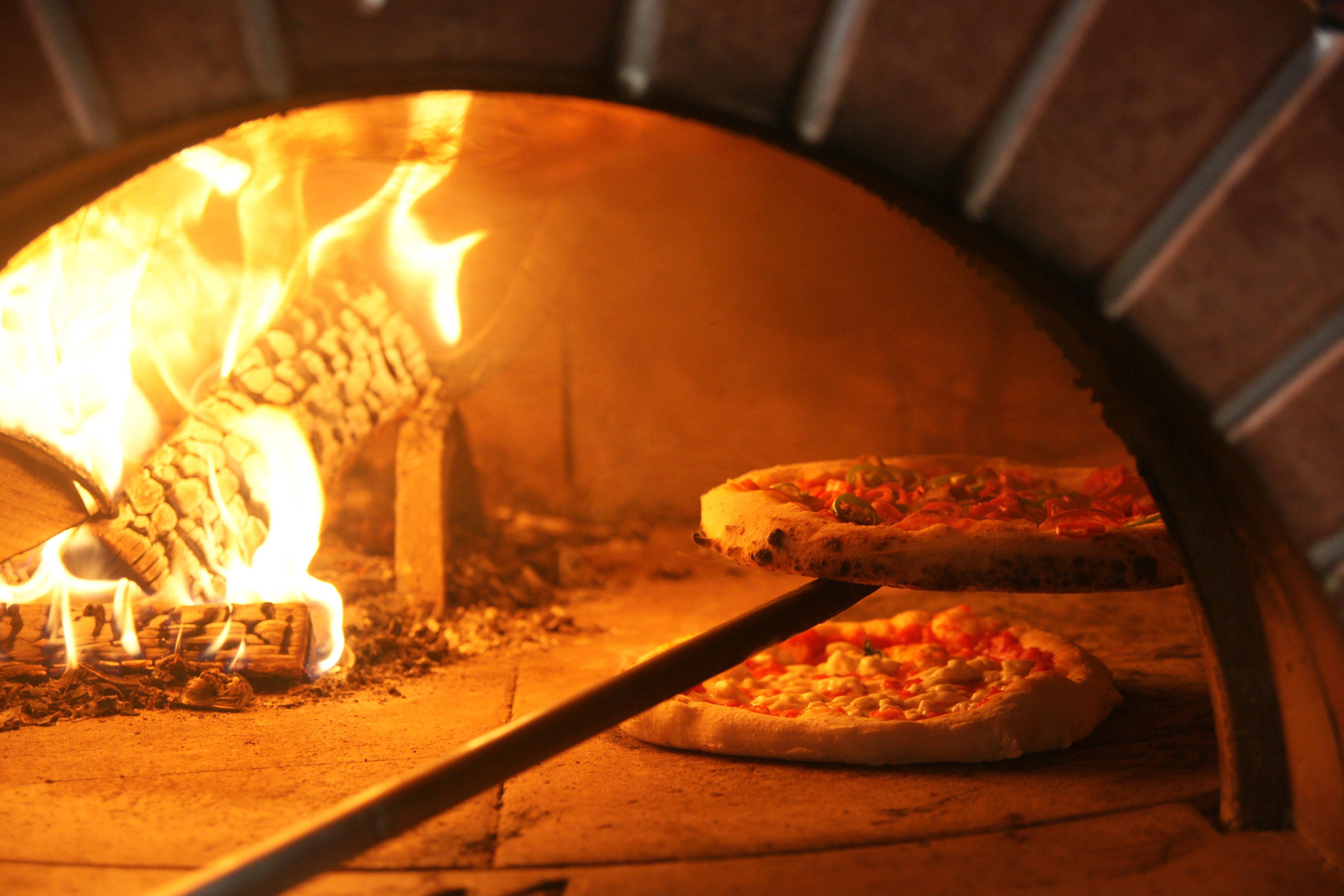 Amalfi Coast Farmhouse Pizza & Mozzarella Class