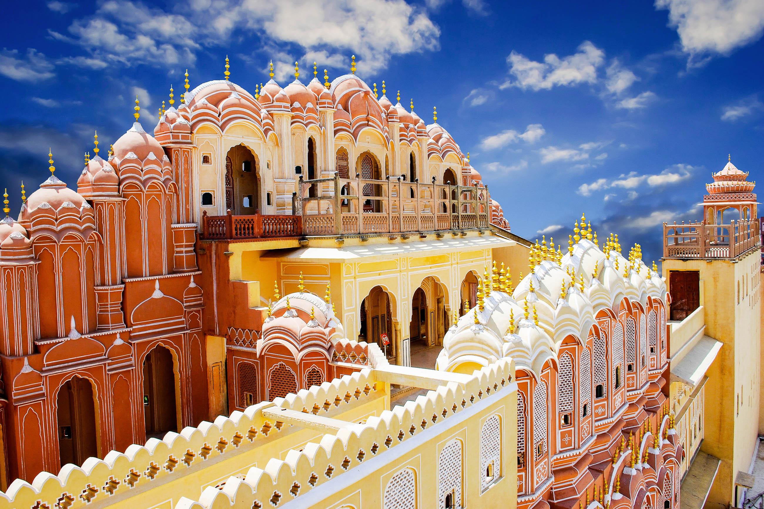 Jaipur Private Tour: Amber Fort, Panna Meena Stepwell & Jal Mahal