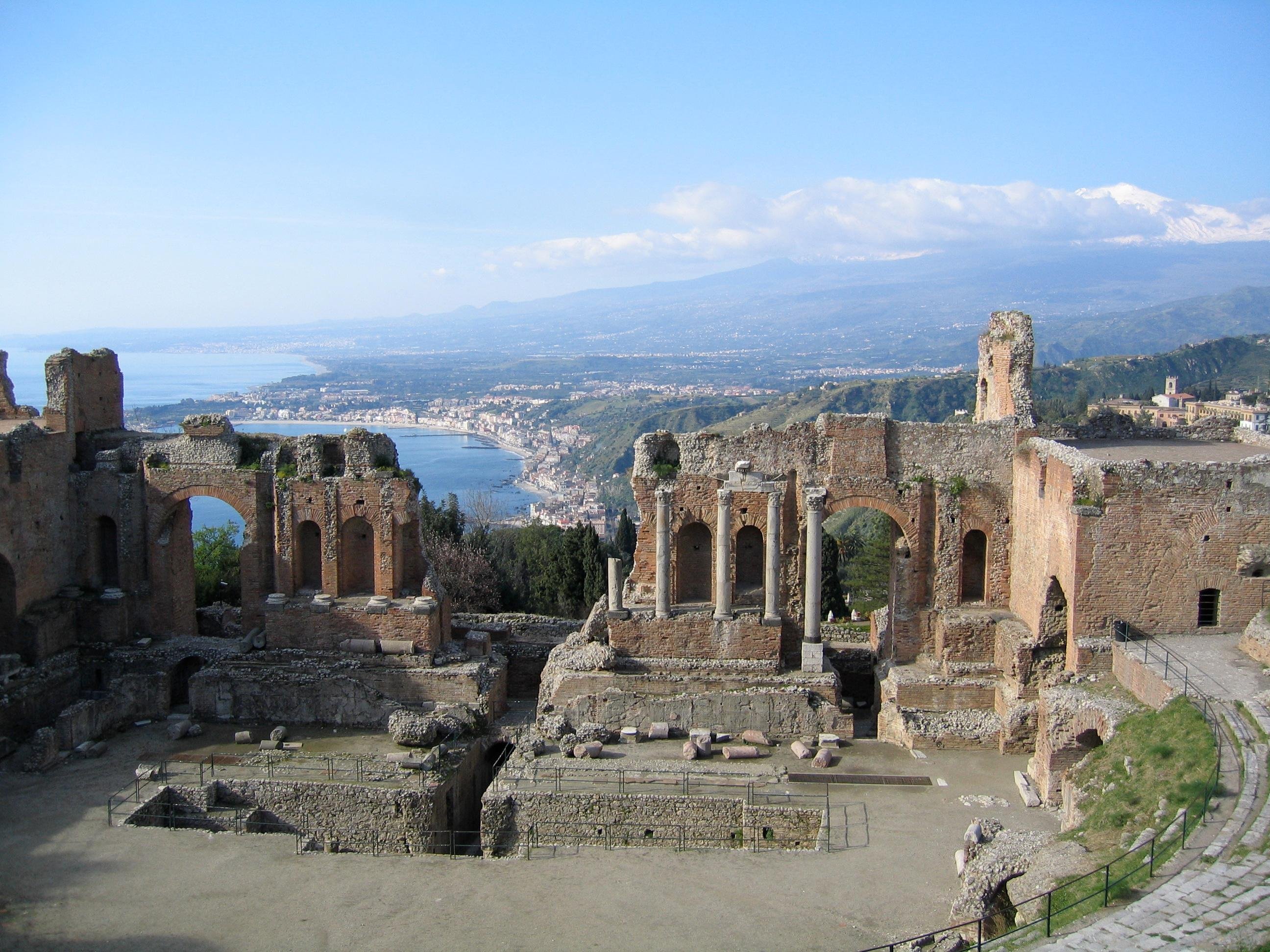 Private Sicily Transfer: Taormina to Palermo with Custom Stop