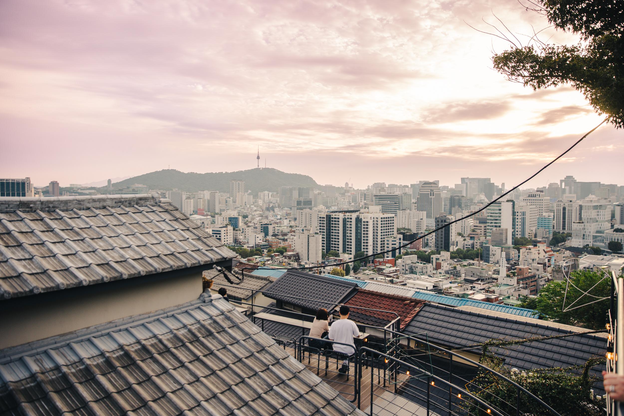 Seoul Sunset Wall Hike & Korean Dinner