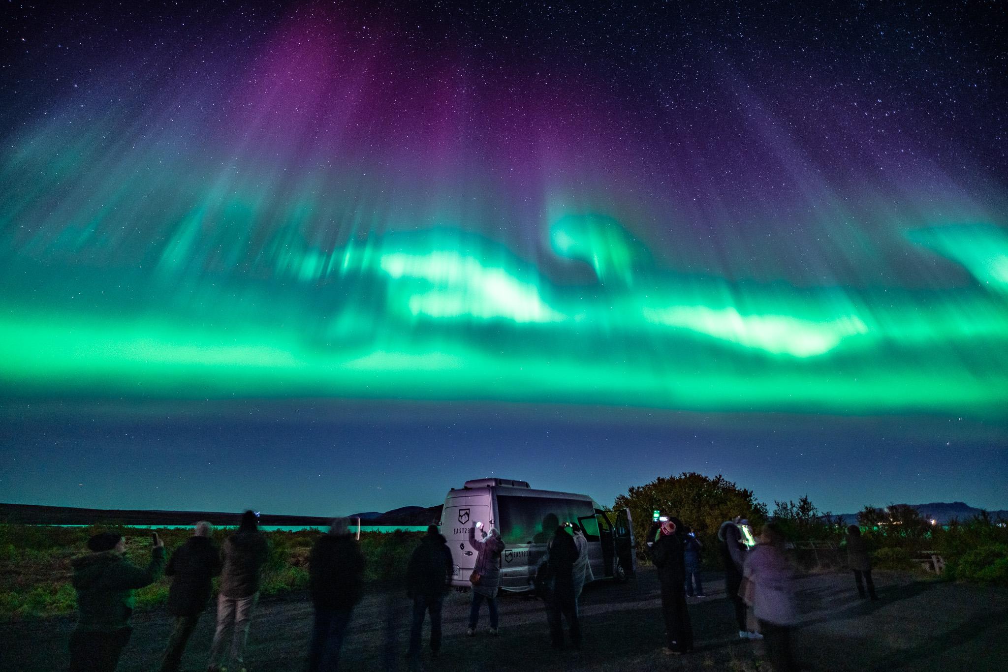 Reykjavik Northern Lights Minibus Hunt with Hot Cocoa