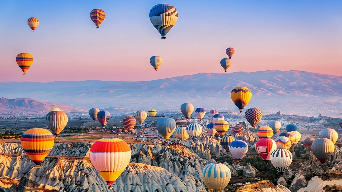 Cappadocia Sunrise Hot Air Balloon Flight over Göreme