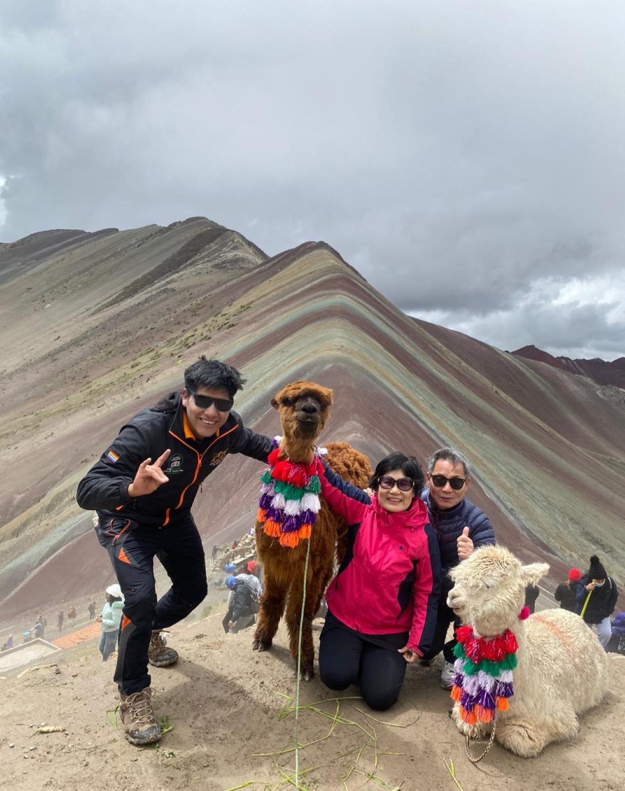 Cusco: Rainbow Mountain and Red Valley Guided Day with Meals