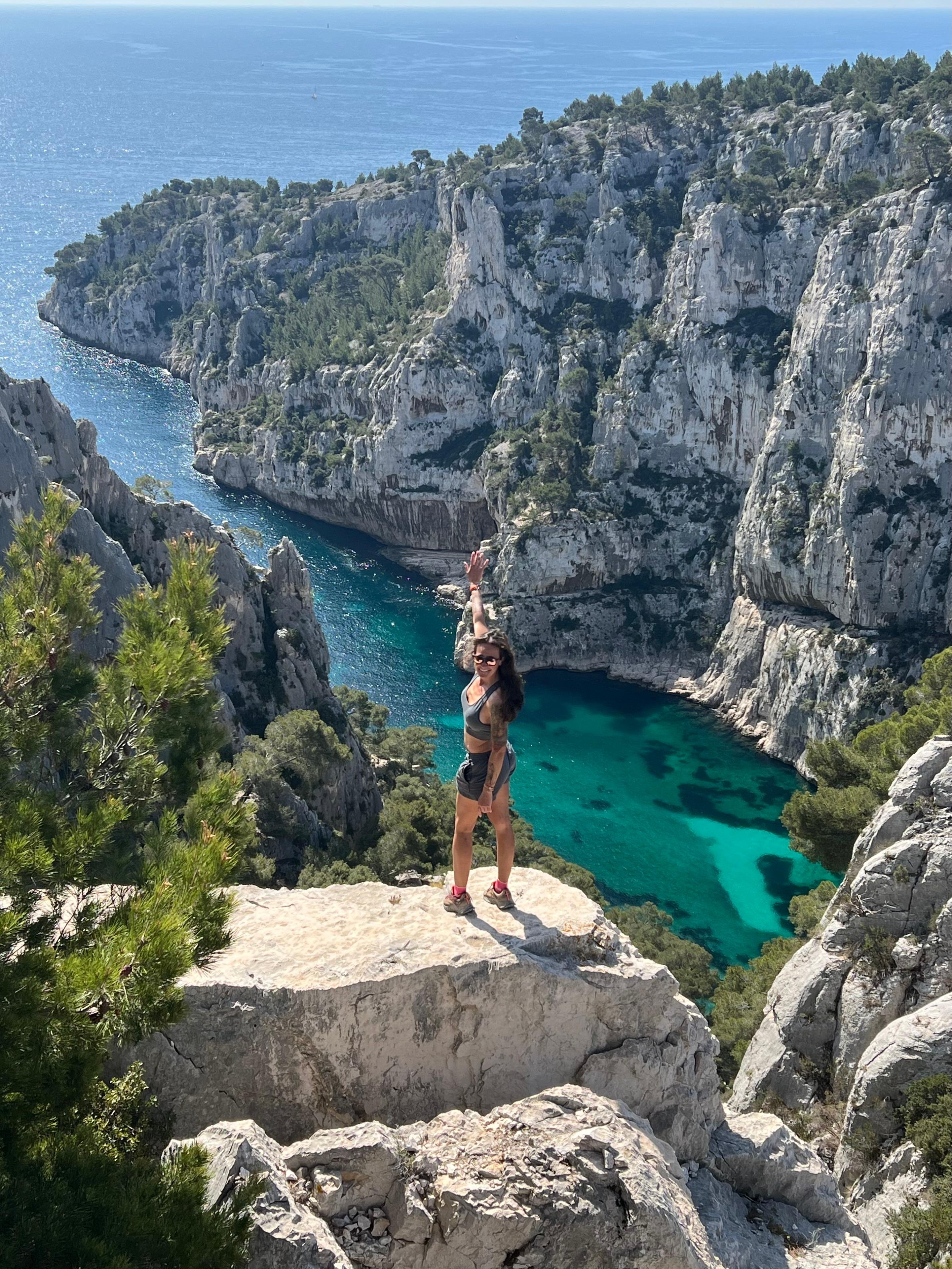 Cassis: 3 Calanques Hiking Tour with Swimming