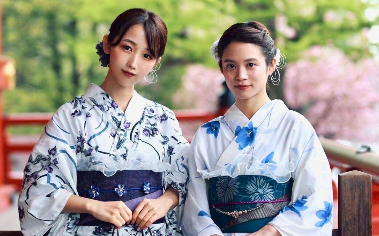 Asakusa Kimono Rental – Full-Day Traditional Dress Experience