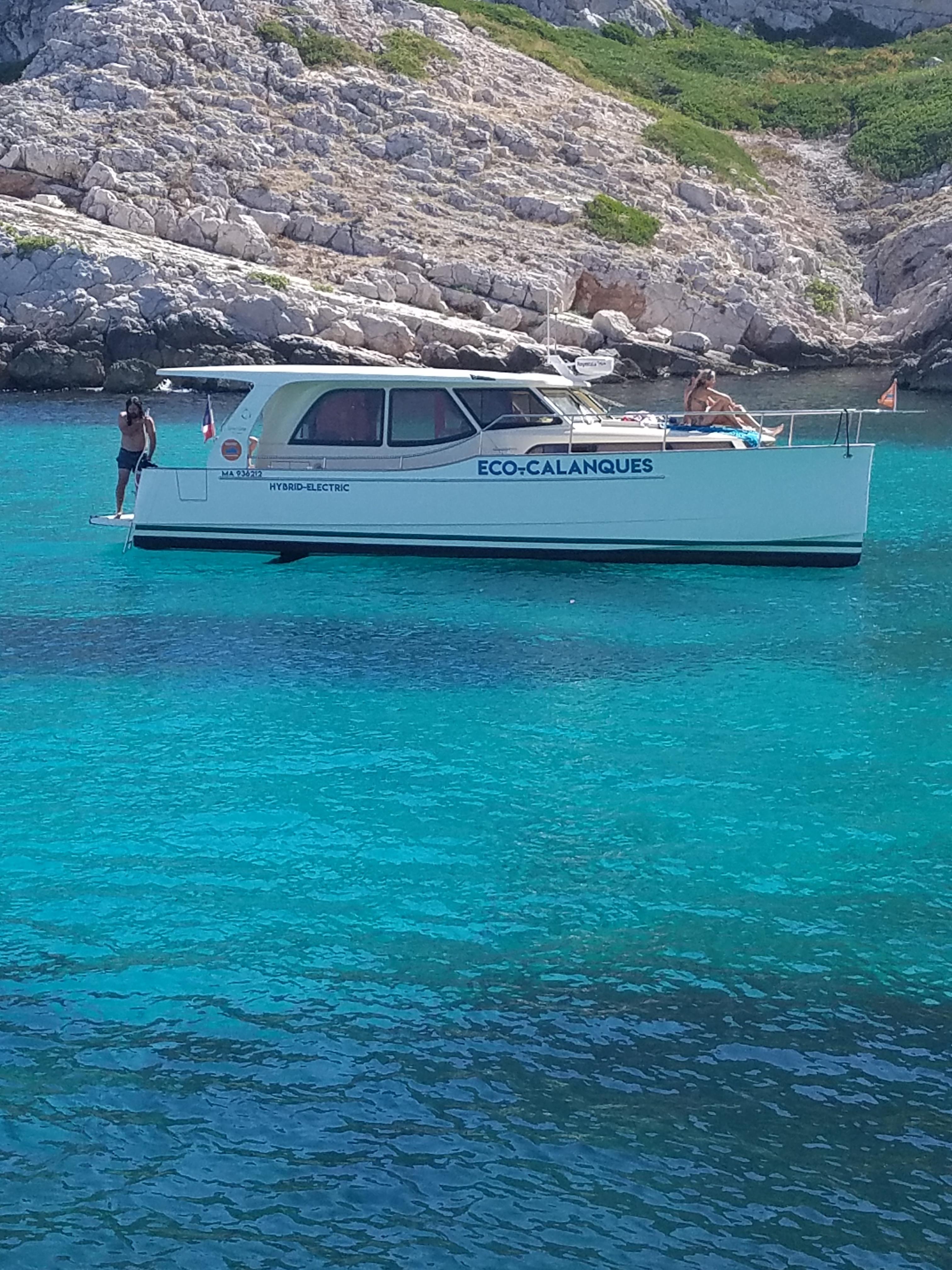 Marseille Calanques Eco Boat Cruise with Lunch & Wine