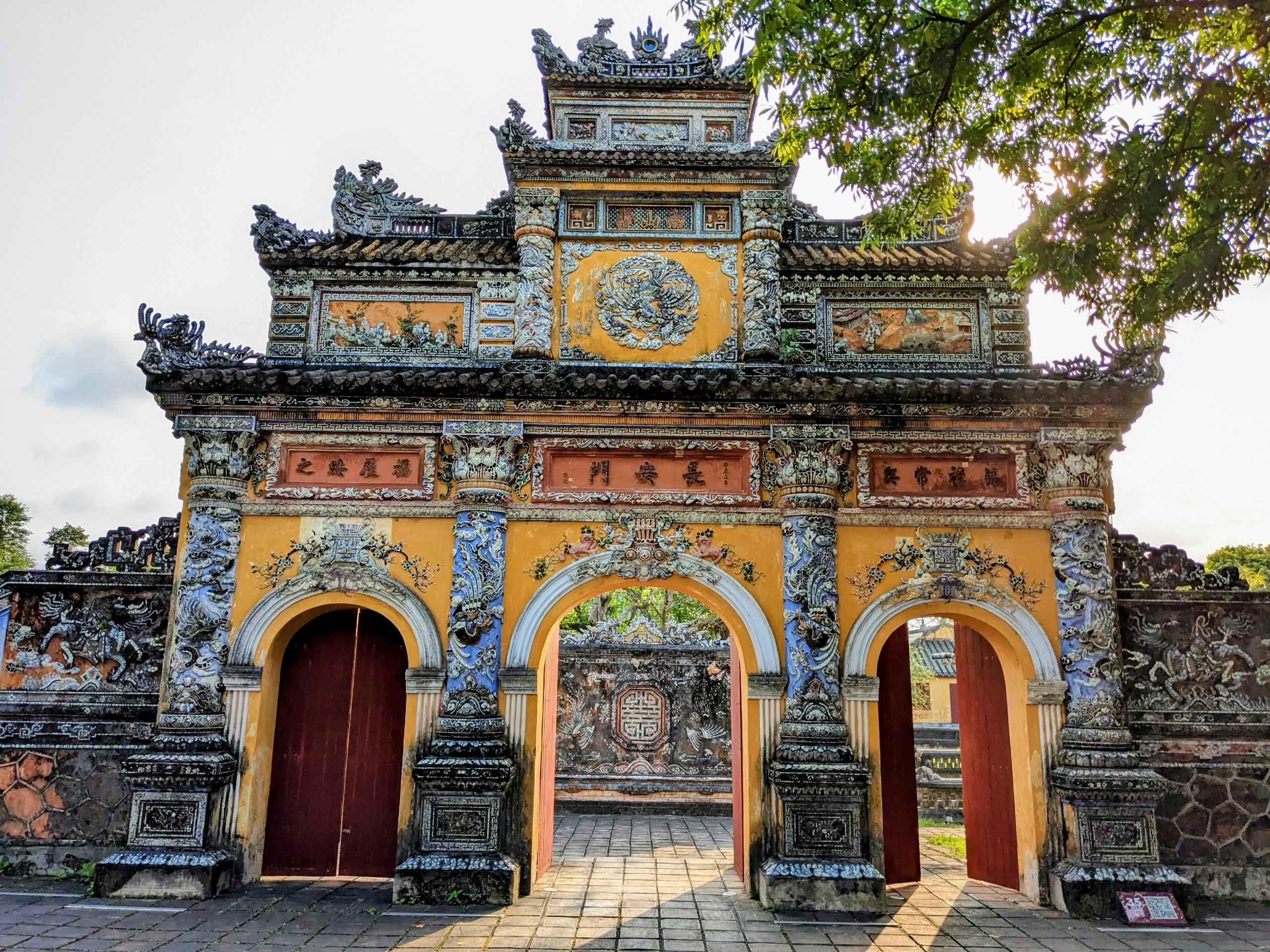 Hue Imperial City, Royal Tombs & Perfume River Discovery