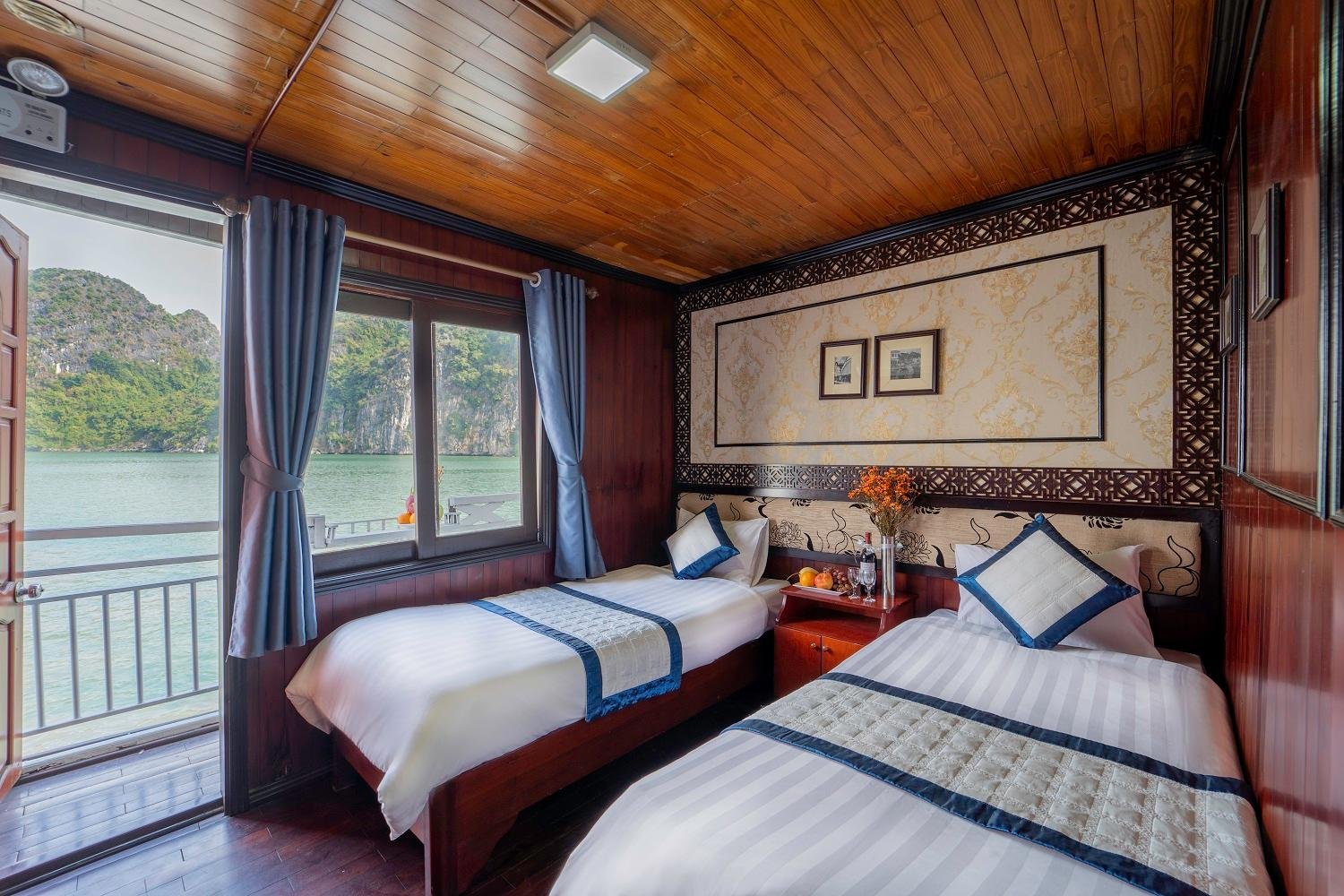Ha Long Bay 2-Day Overnight Boat Cruise from Hanoi