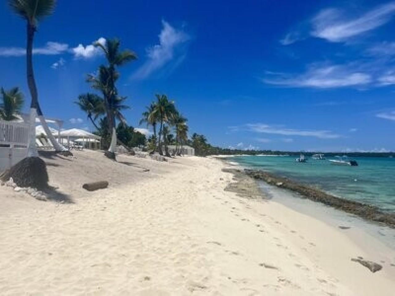 Catalina Island Snorkeling & Chavon River Day Tour from Punta Cana