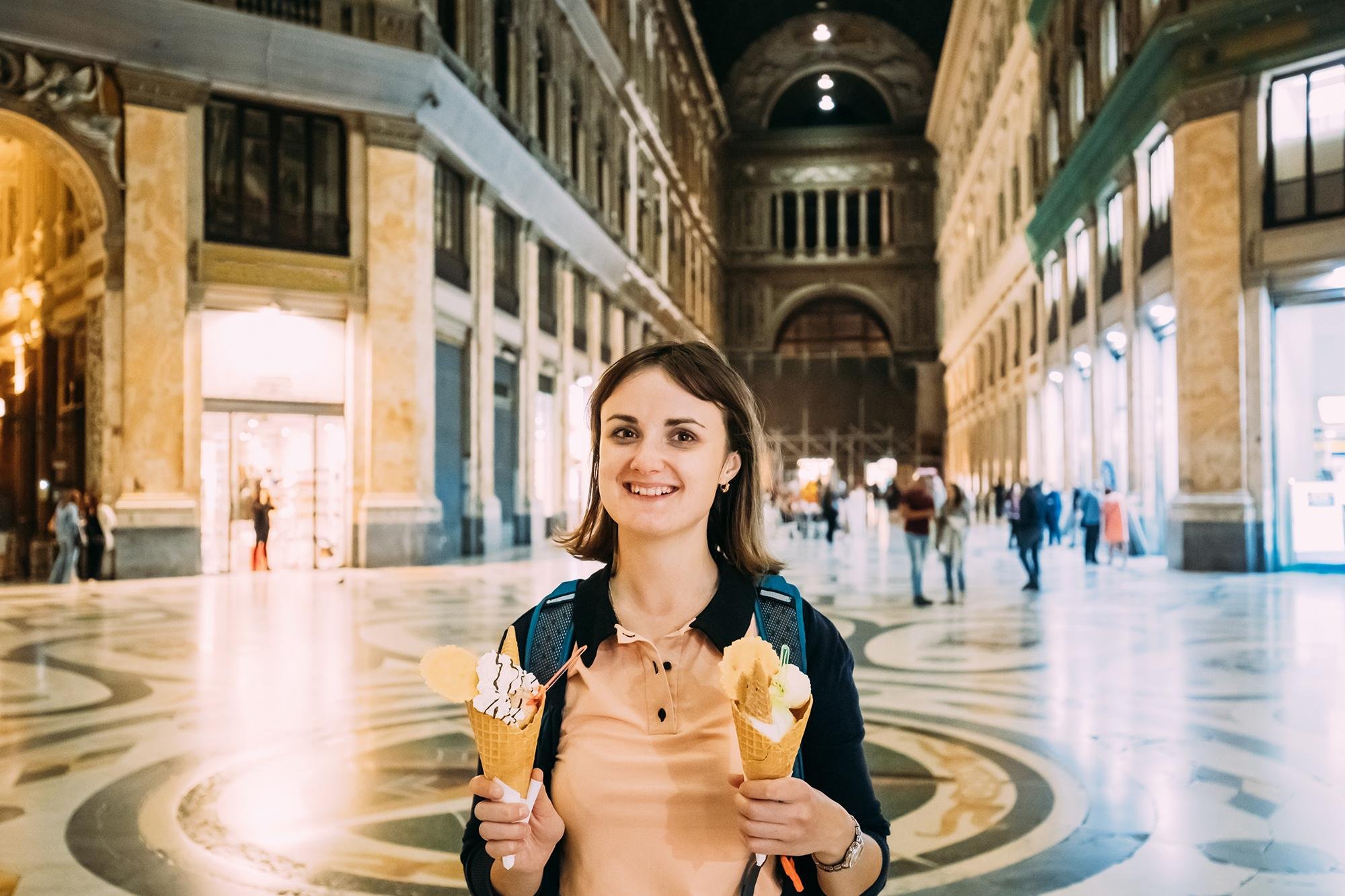Naples by Night: Food and Wine Walking Tour with Local Guide