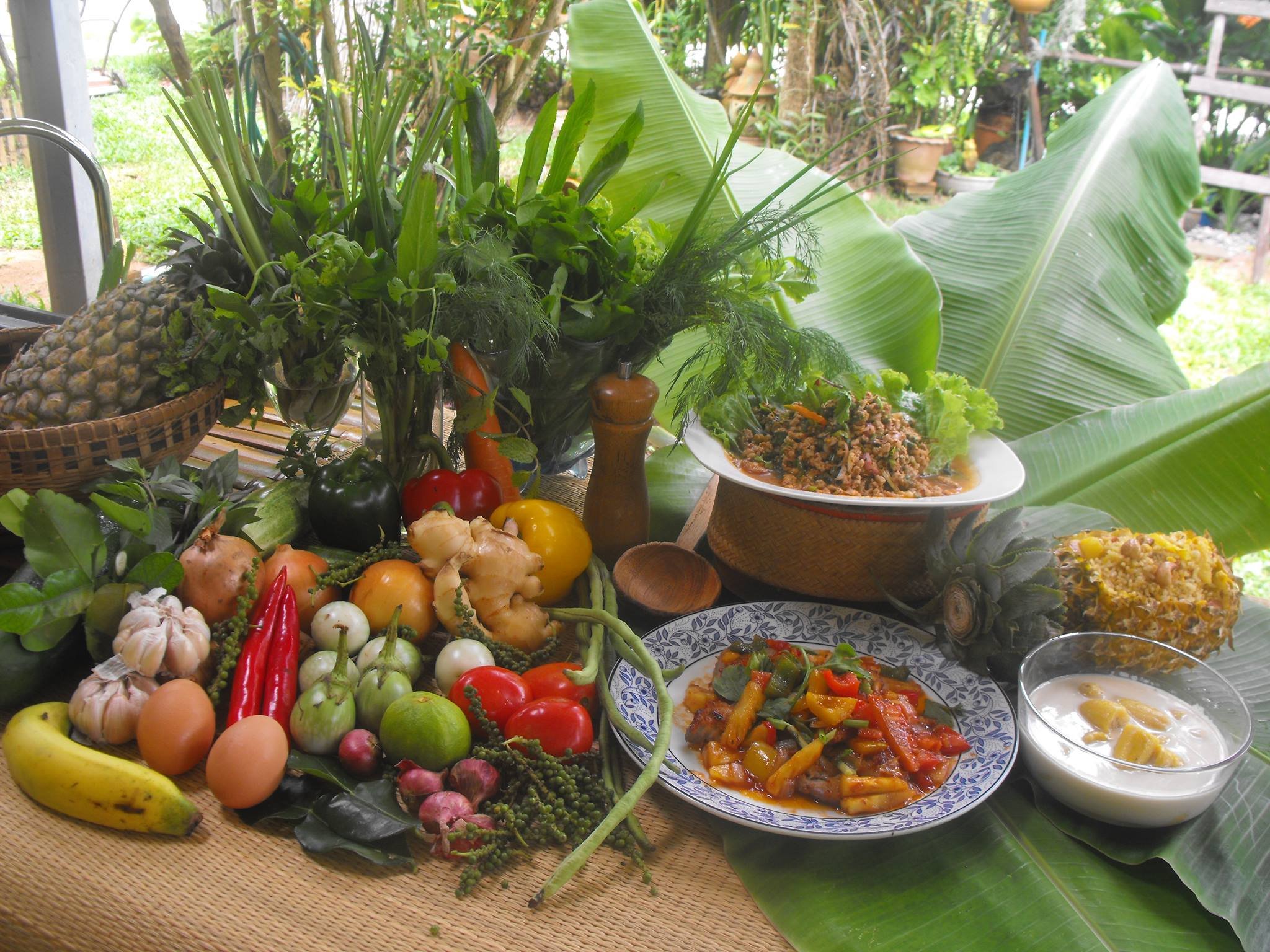 Vegetarian Thai Cooking Class with Organic Farm & Market Visit