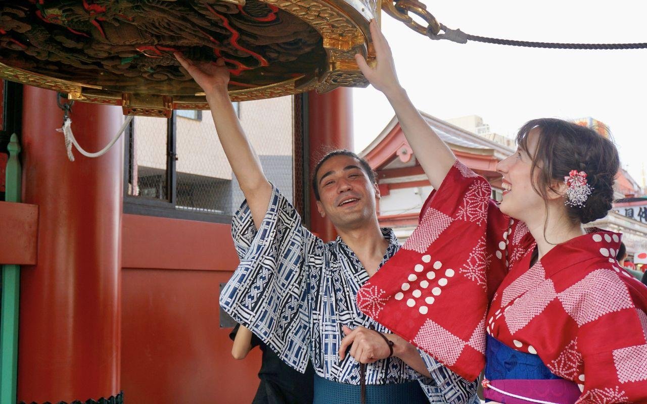 Asakusa Kimono Rental – Full-Day Traditional Dress Experience