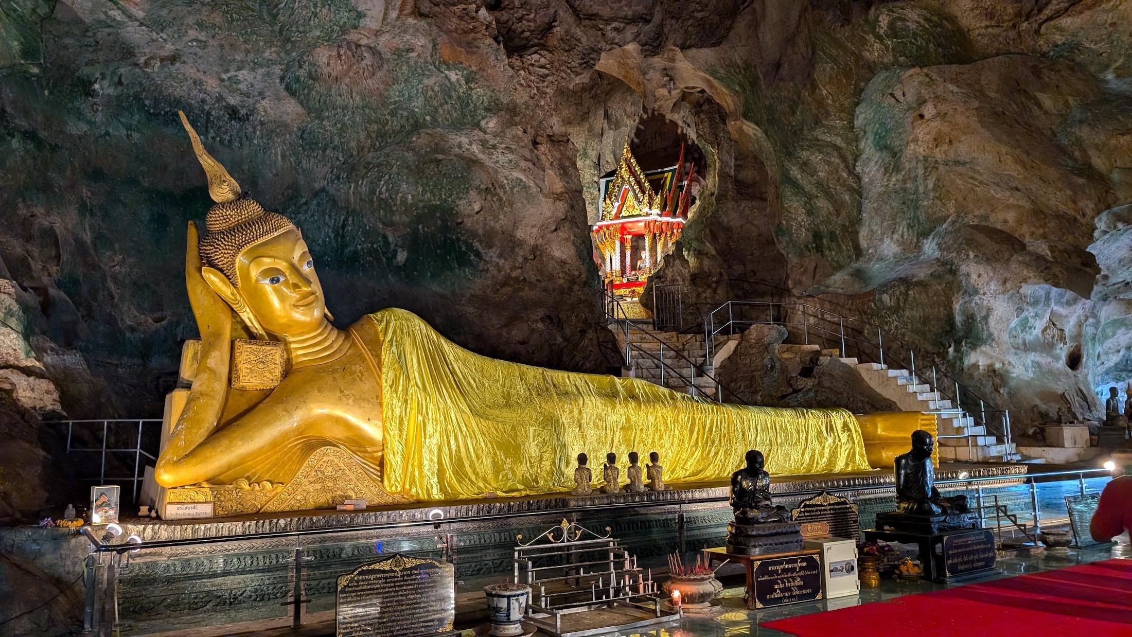 Phuket Private Full-Day Tour: James Bond Island, Ko Panyi & Samet Nangshe