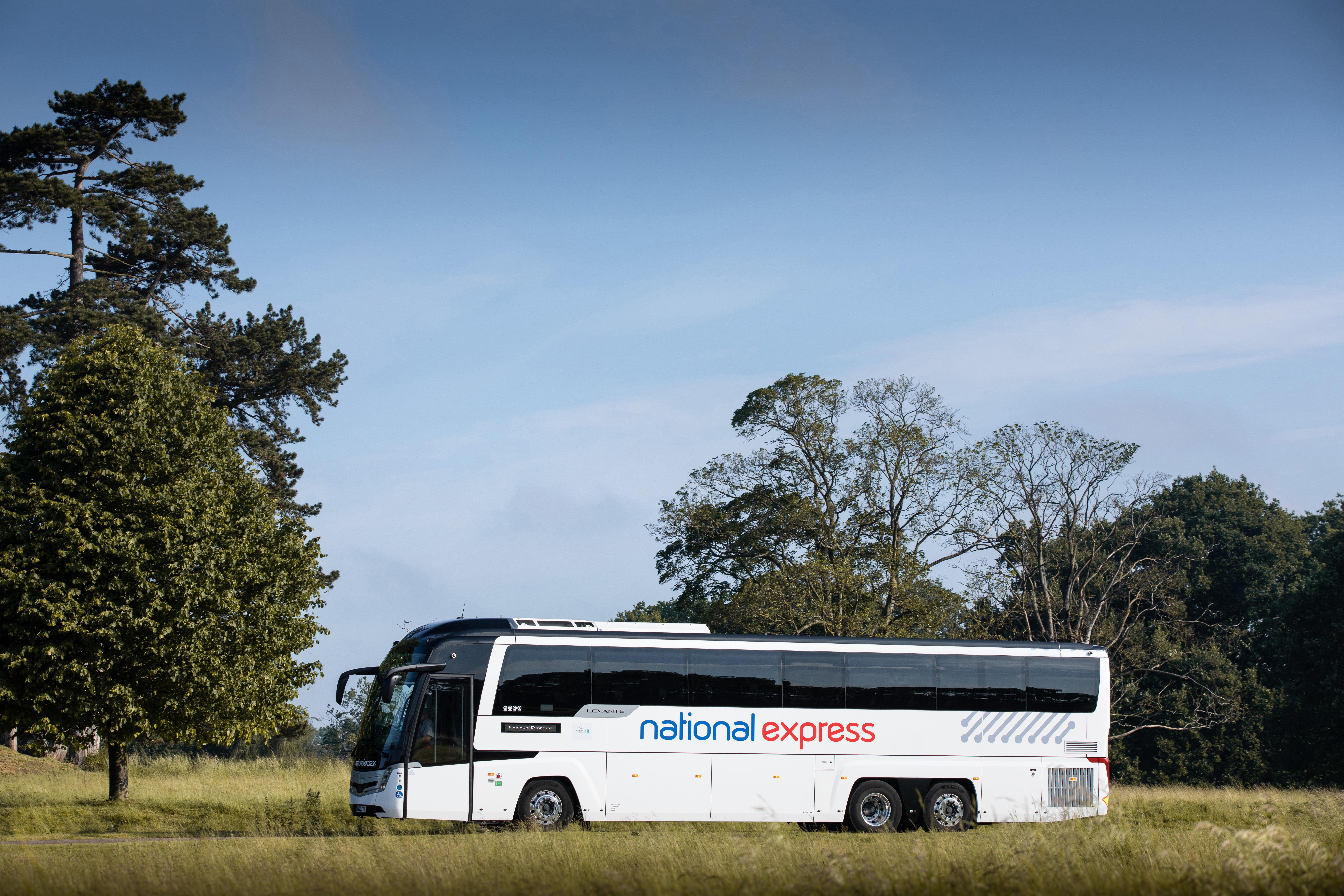 Heathrow Airport to Southampton Bus Transfer