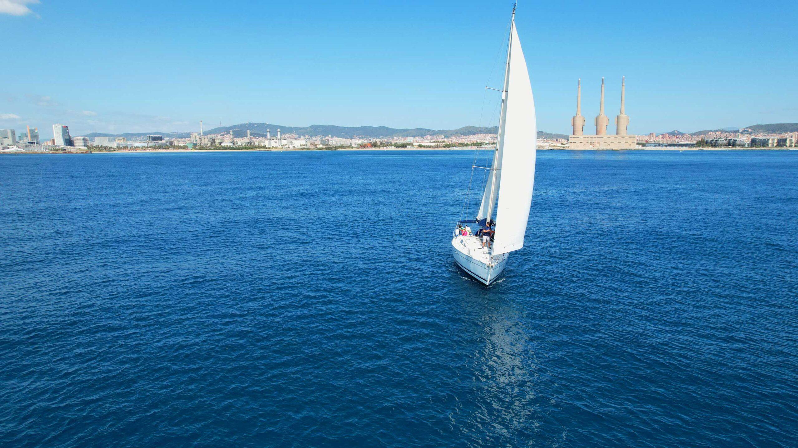 Private Mallorca Sailing Charter with Picnic & Drinks
