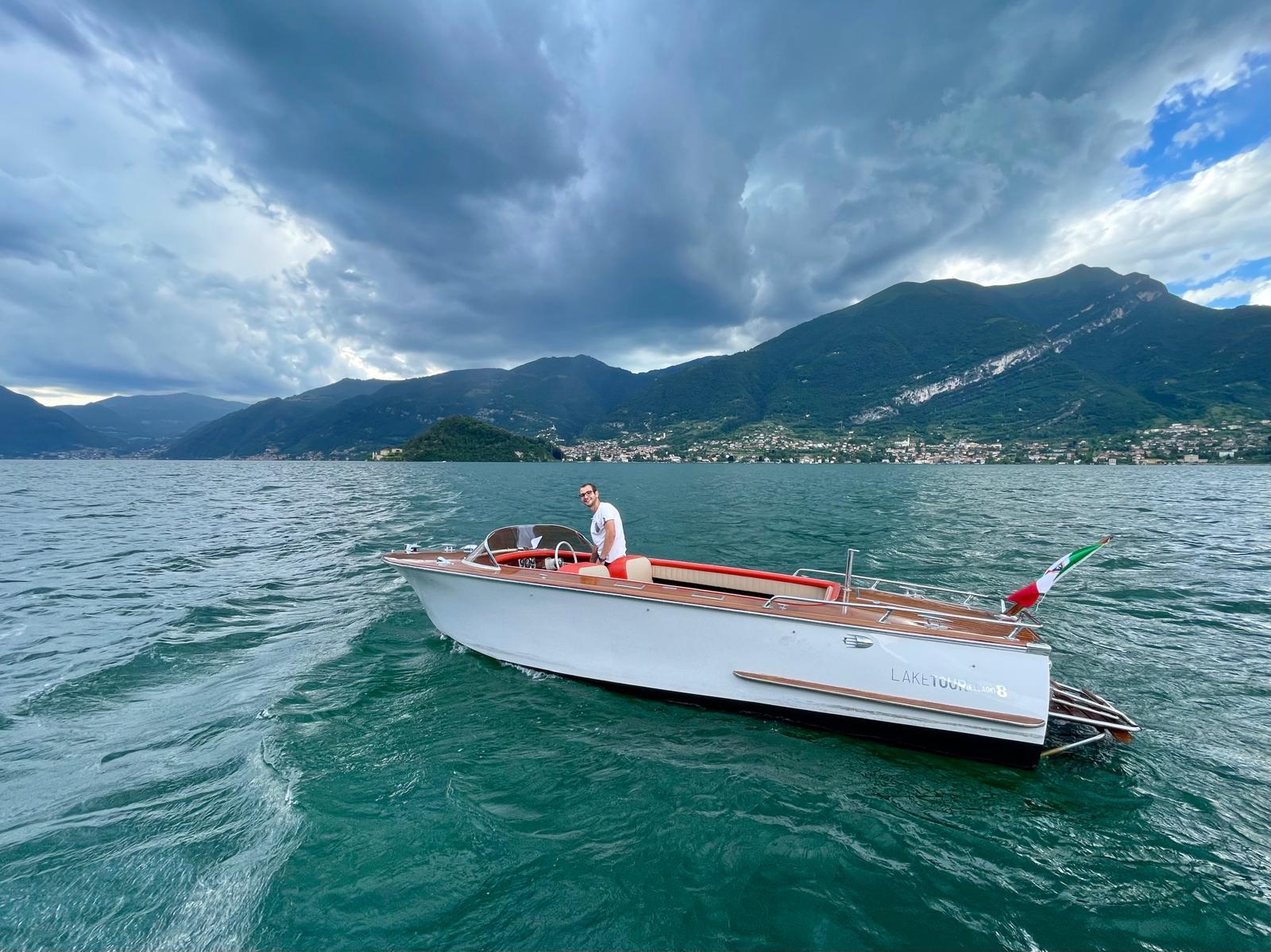 Bellagio/Menaggio: Private Trip on a Vintage Wooden Boat