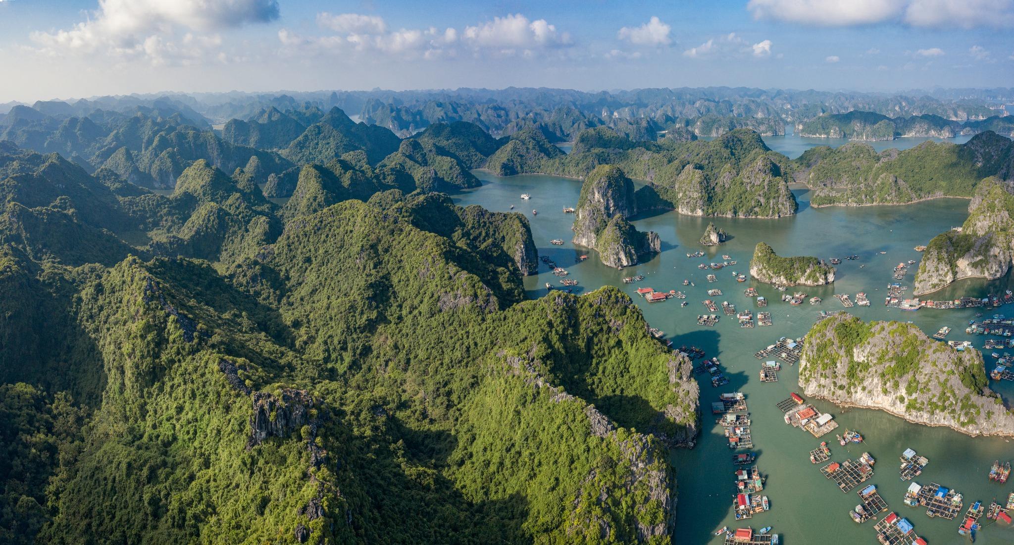 Ha Long & Lan Ha Bay 2-Day Cruise from Hanoi with All Meals