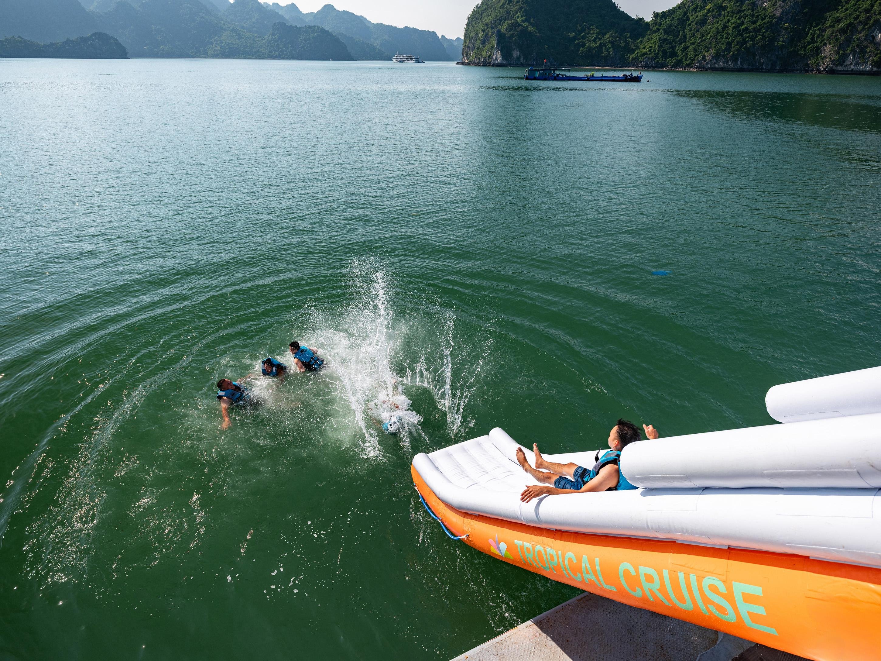 Ha Long to Lan Ha Bay Full-Day Cruise from Hanoi