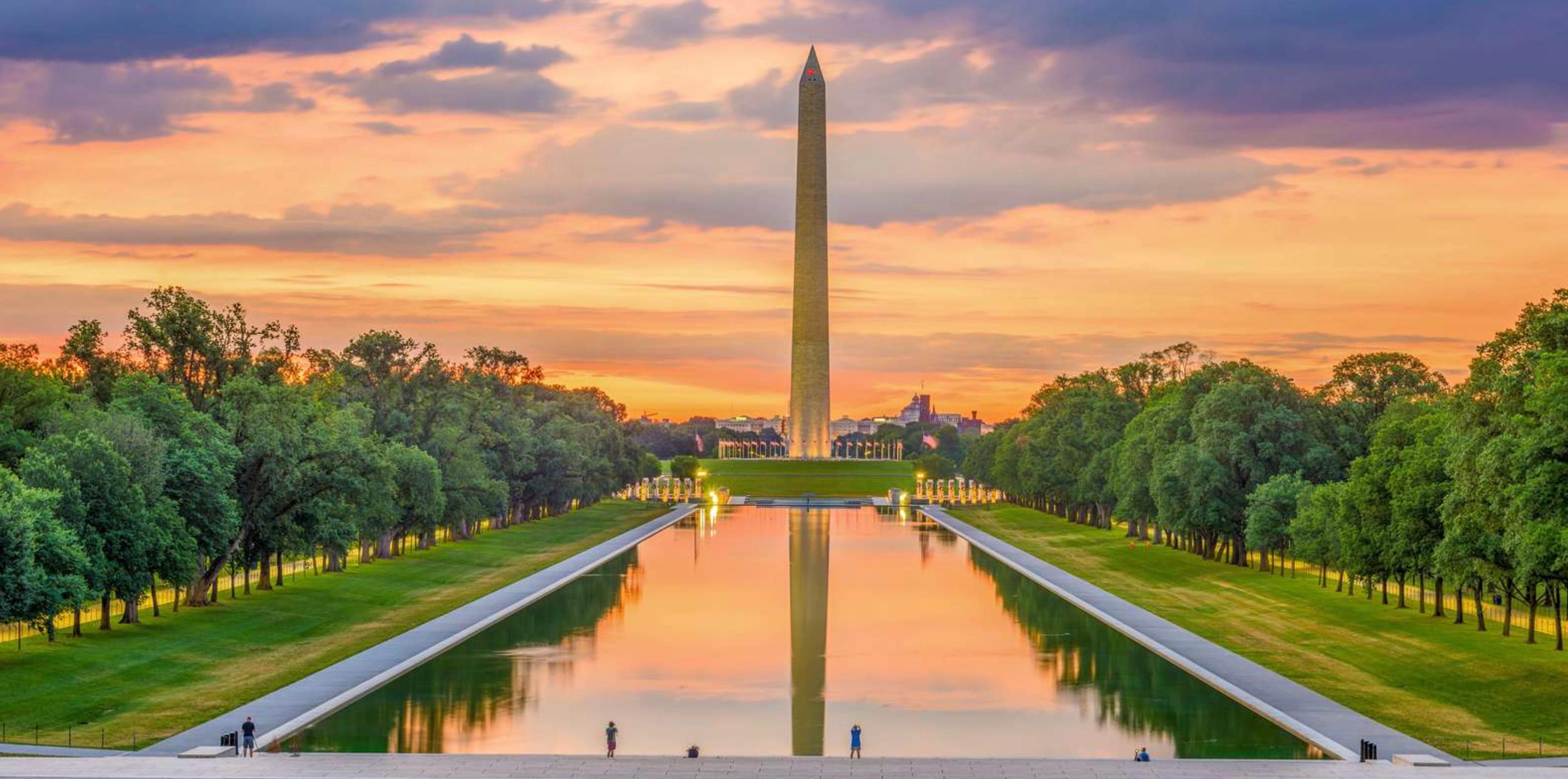 DC Sunset Monuments & Memorials Walking Tour