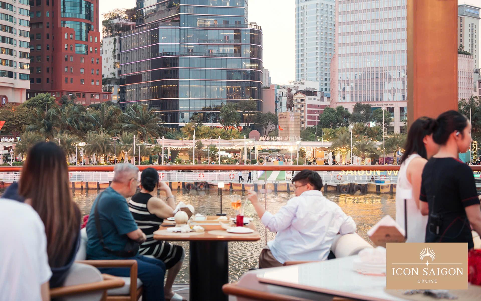 Saigon River Sunset Cruise with Drinks