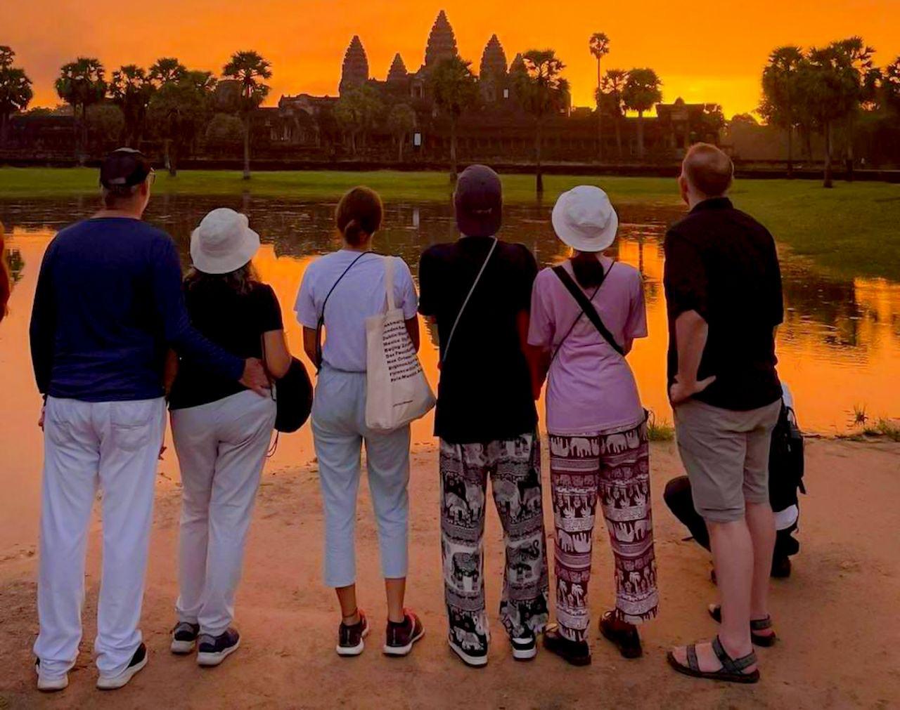 Siem Reap: Sunrise Angkor Wat & Ancient Temples Small-Group Tour