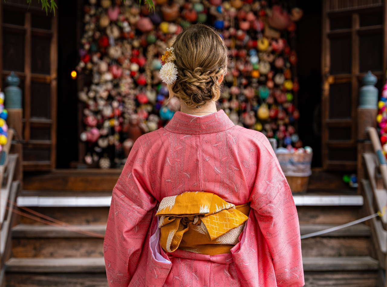 Kyoto: Vestimenta Tradicional com Kimono e Sessão de Fotos Privada