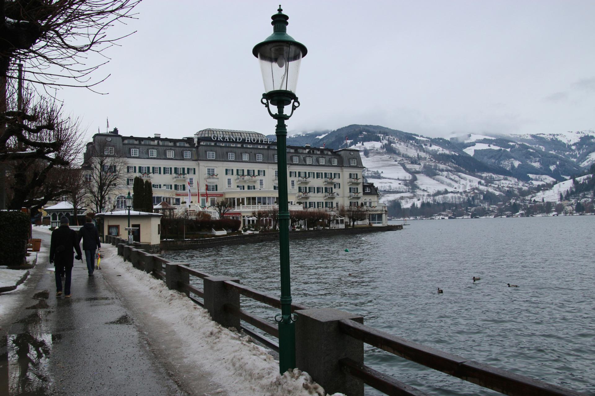 Zell am See Christmas Magic: Private Walking Tour