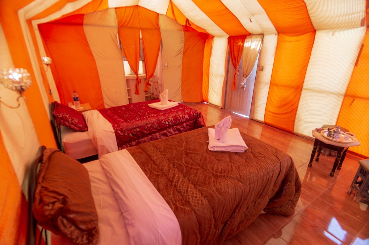 Erg Chebbi Desert Overnight: Camel Ride & Heated Tent Camp