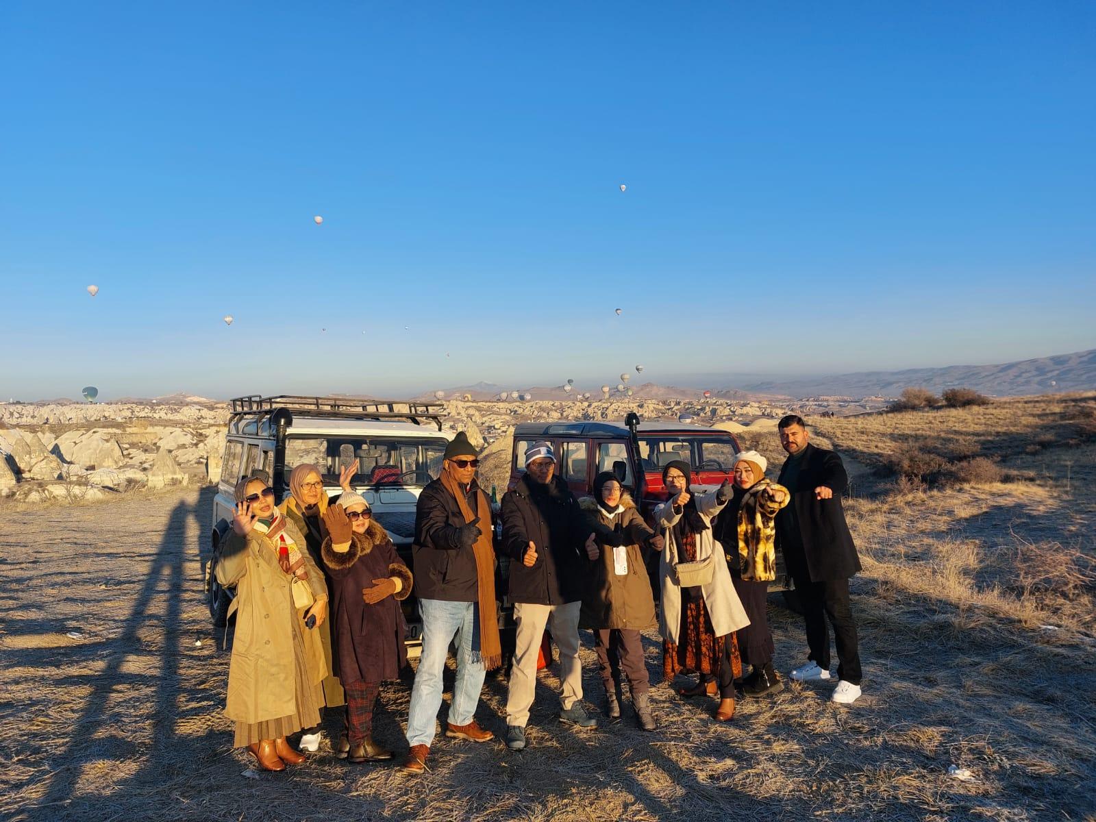 Cappadocia Off-Road Jeep Safari with Champagne Toast