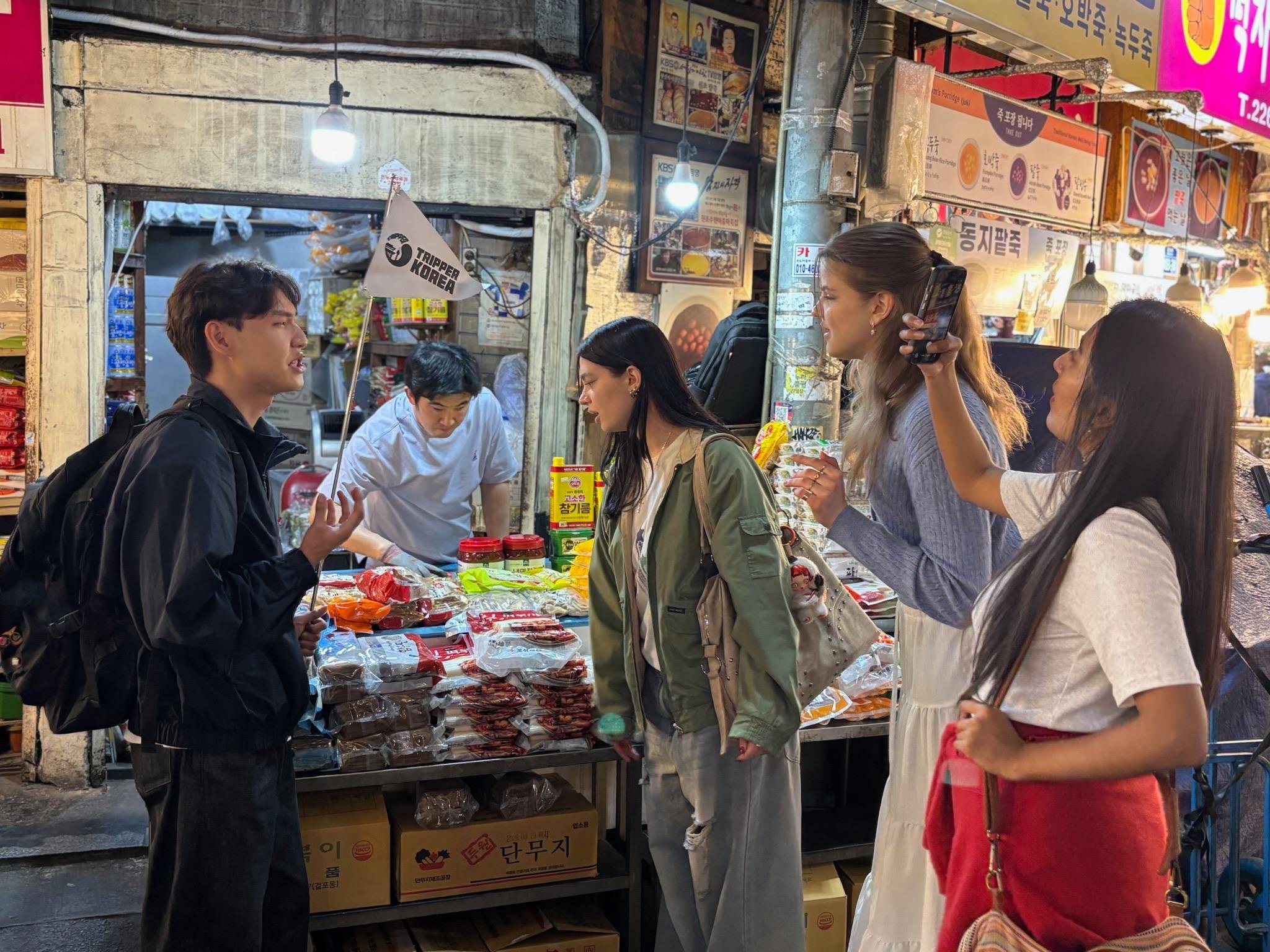 Seoul After Dark: Palace, Street Food & Temple Night Tour