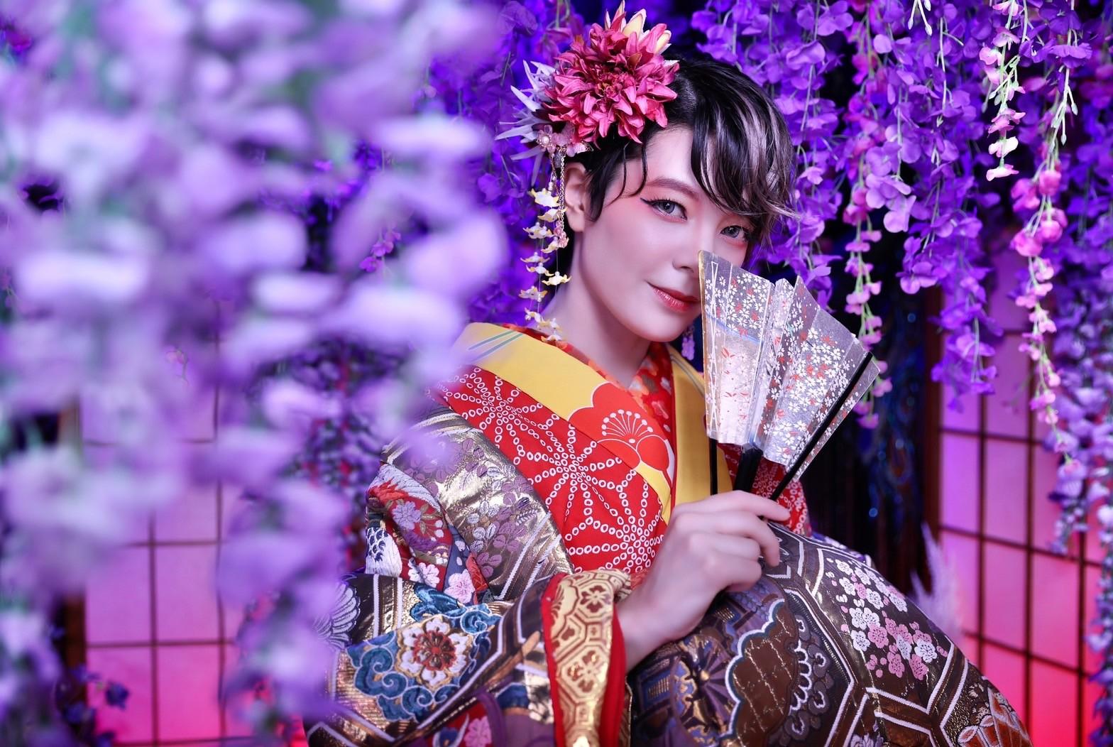 Tokyo: Private Makeover Photography Studio in Luxury Kimono