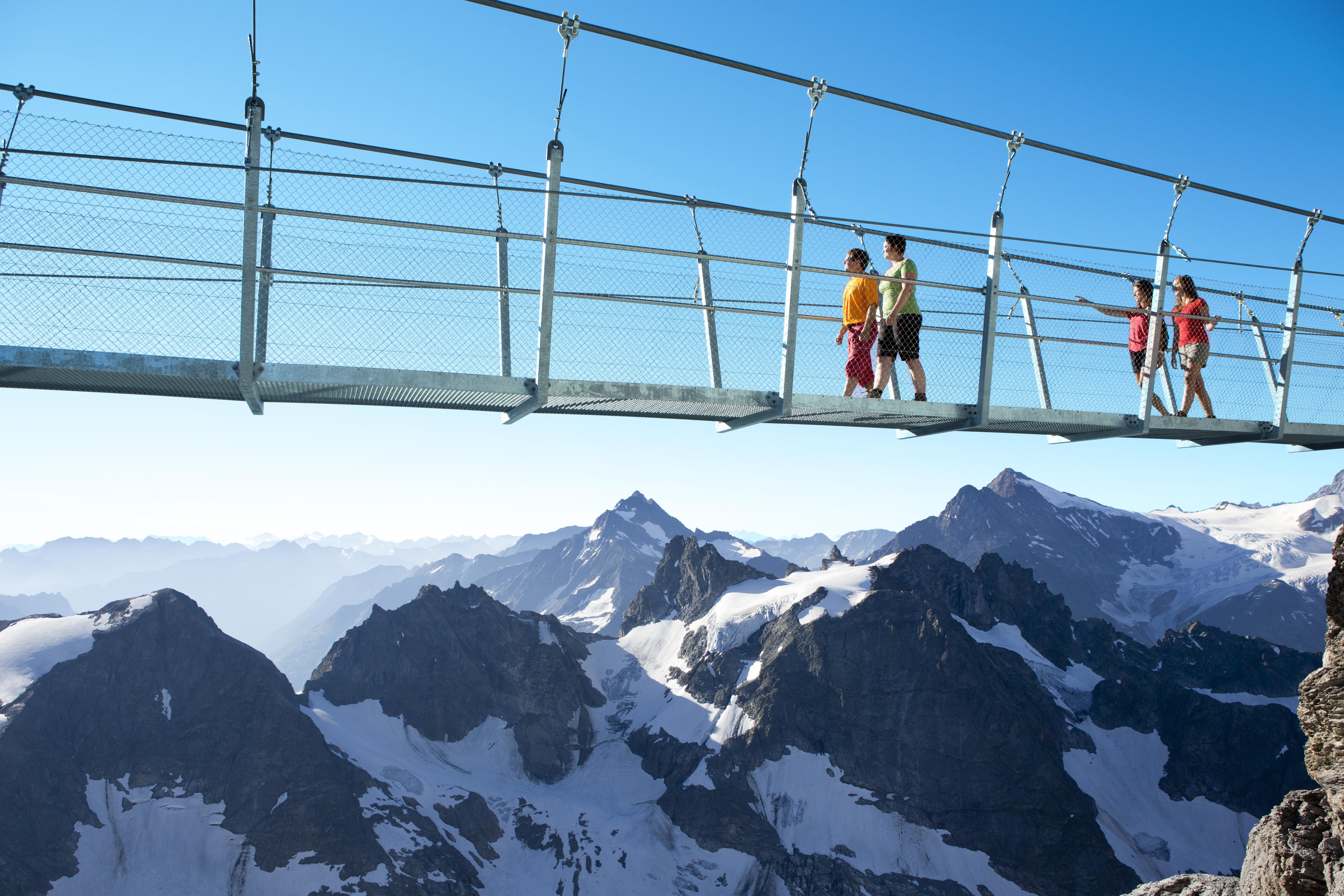 Zurich: Panoramic Lucerne & Mount Titlis Adventure