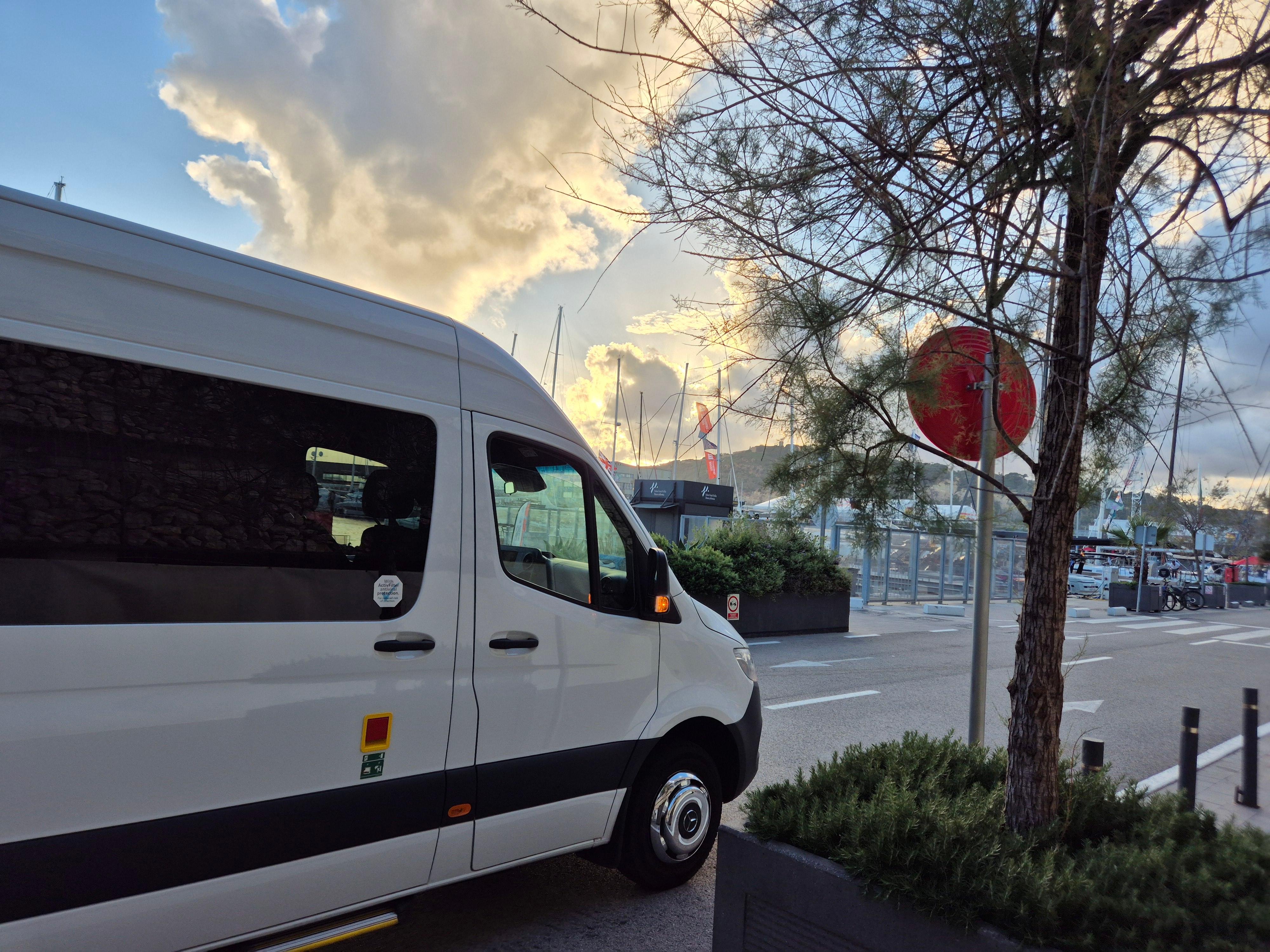 Barcelona Private Airport Transfer (Hotel ⇄ Airport)