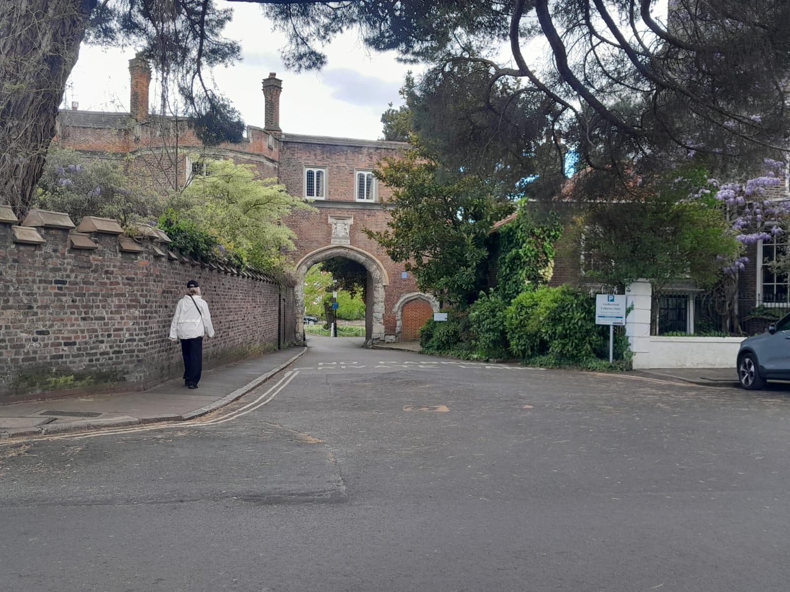 Private London: Kew Gardens, Richmond & Ted Lasso Tour
